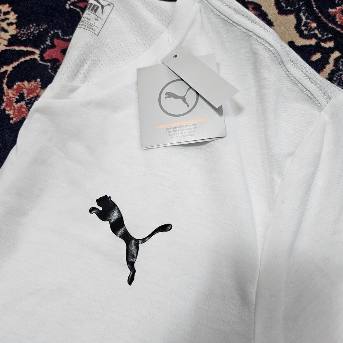  (새상품)푸마(Puma) 브이넥 스몰로고 기능성 브이넥 반팔티셔츠 상품이미지4