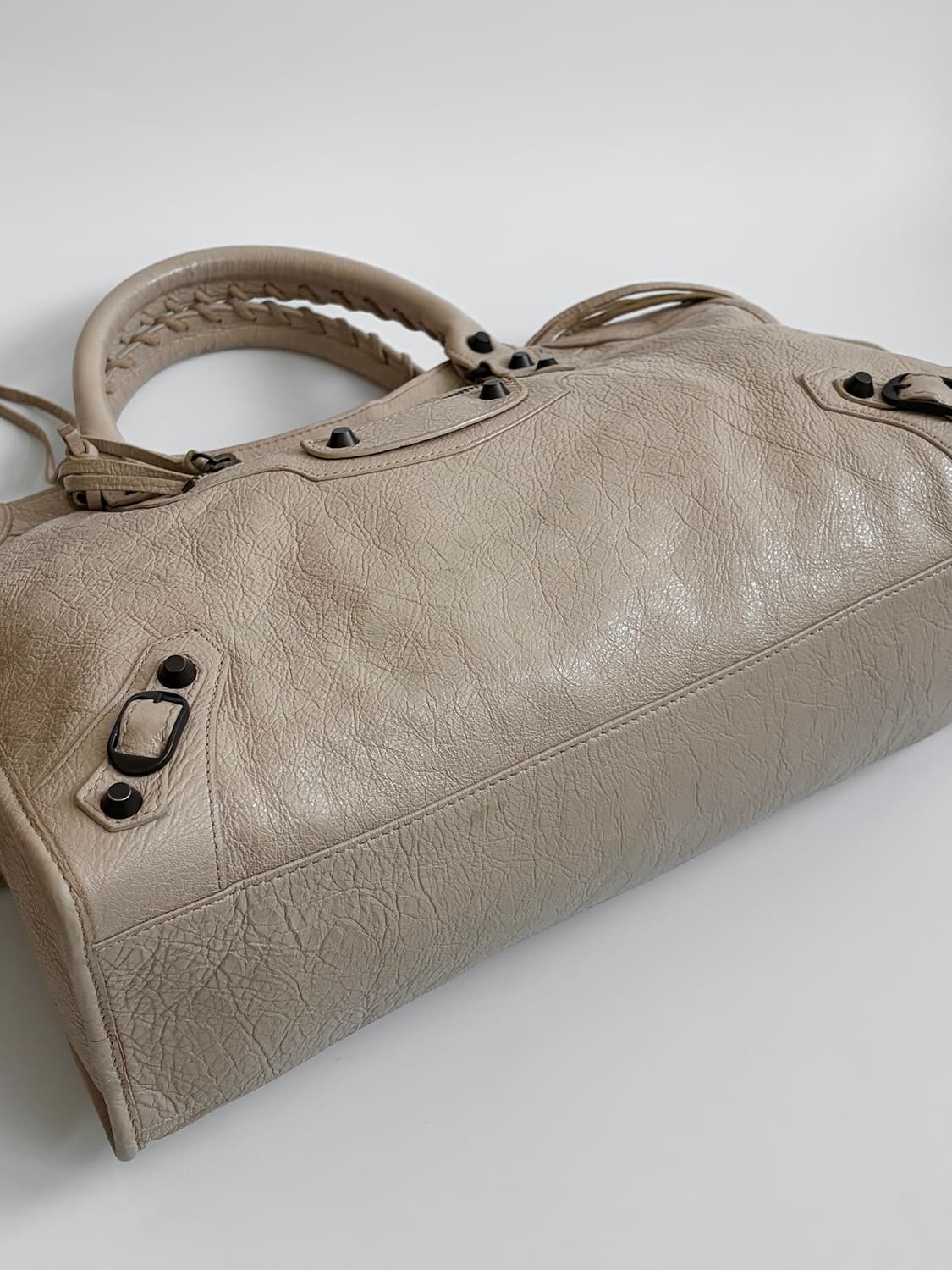 발렌시아가 클래식 시티백 미듐 판매합니다. 상품이미지8