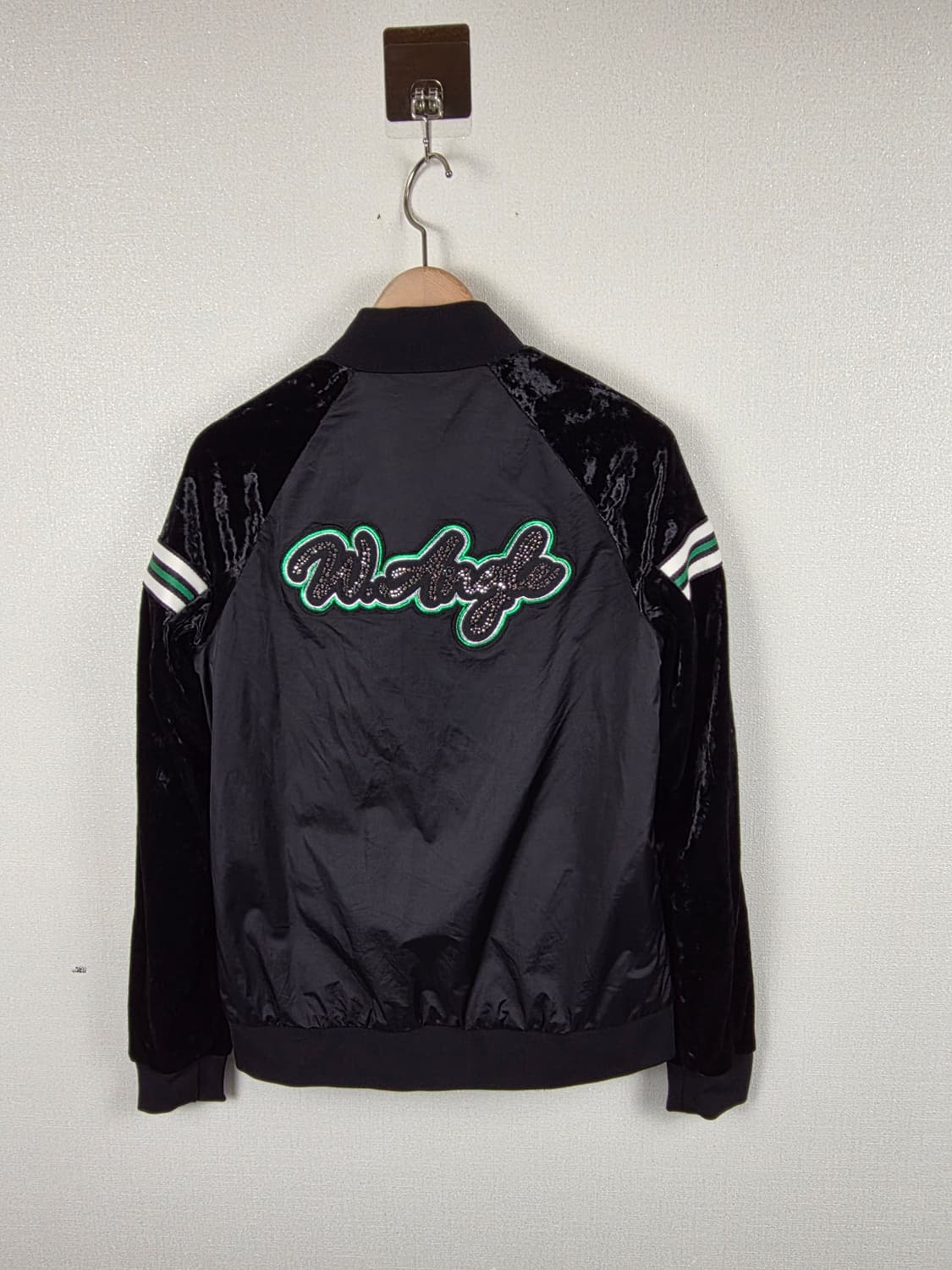 와이드앵글 여성 비즈로고 벨벳배색 트랙자켓 90 상품이미지2