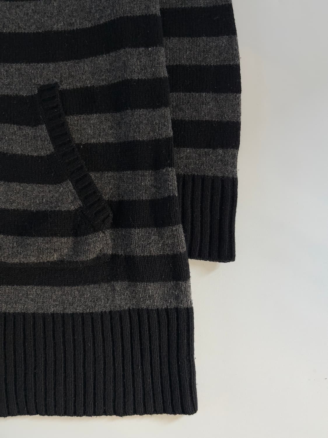 Burberry  버버리 블루라벨 블랙·차콜 스트라이프 니트 원피스 상품이미지6