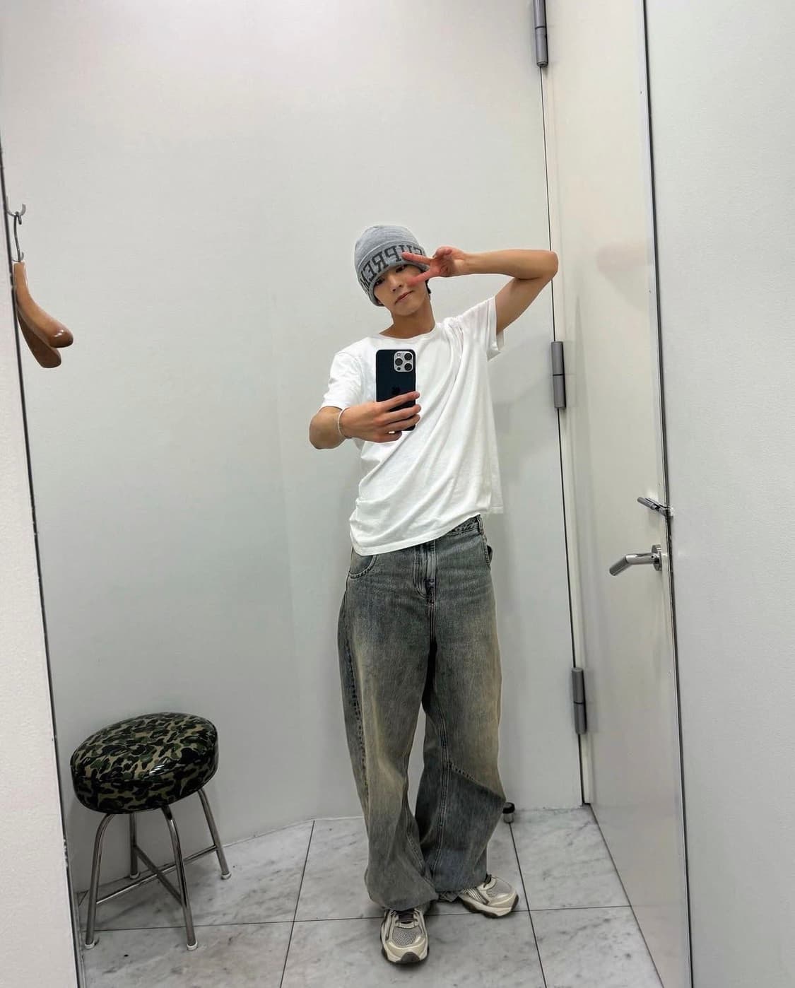 슈프림 뉴에라 바시티 비니 헤더 그레이 - 23FW 투어스 도훈 착용비니 상품이미지2