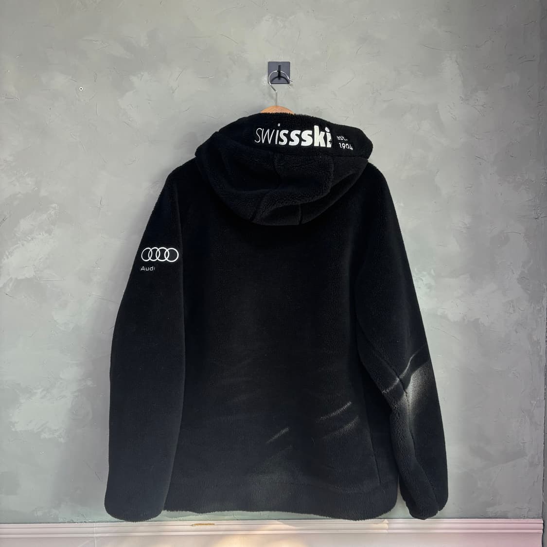 데상트 스위스 스키팀 쉐르파 플리스 집업 상품이미지4