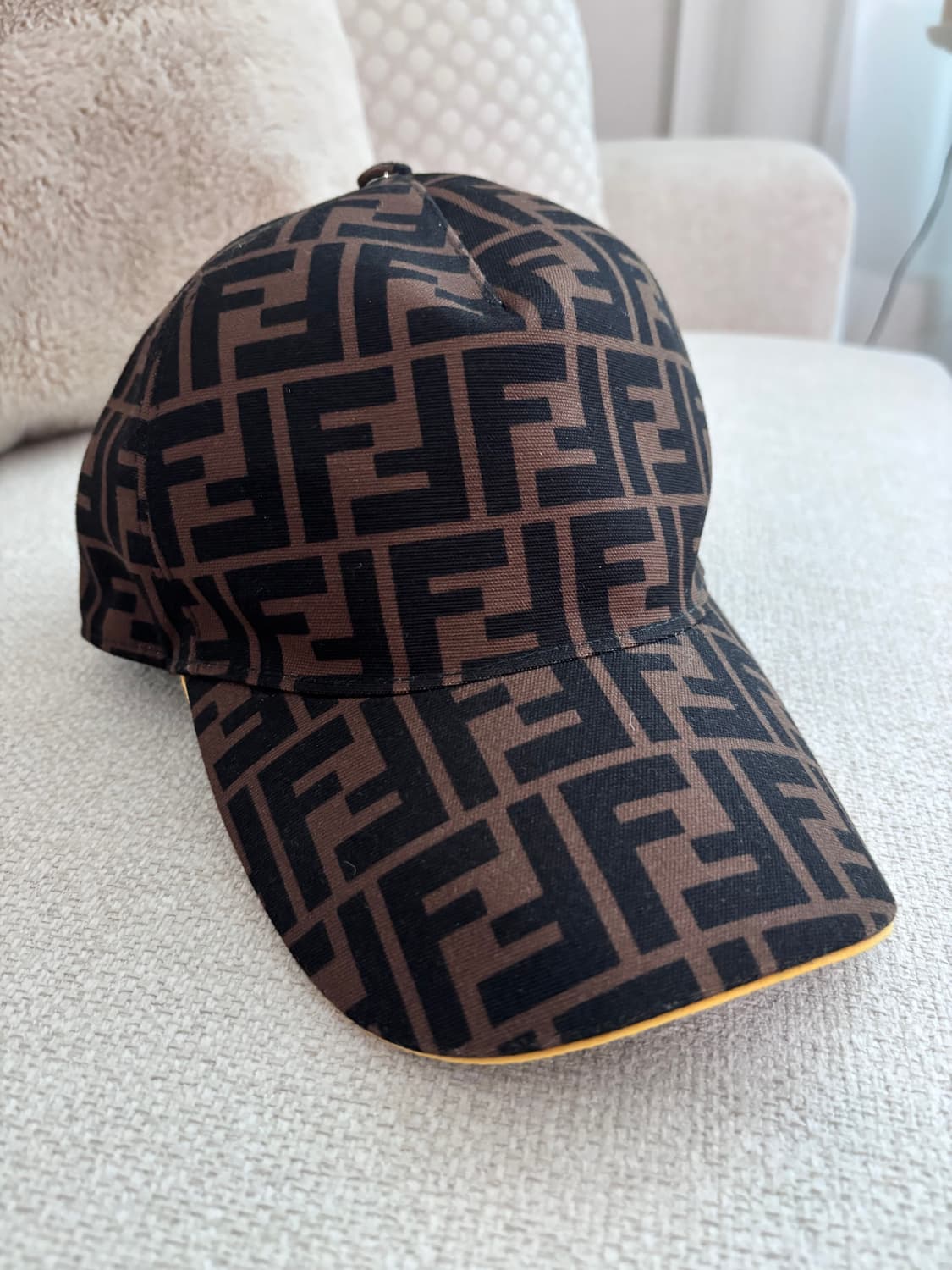 펜디 볼캡 거의새것 상품이미지1