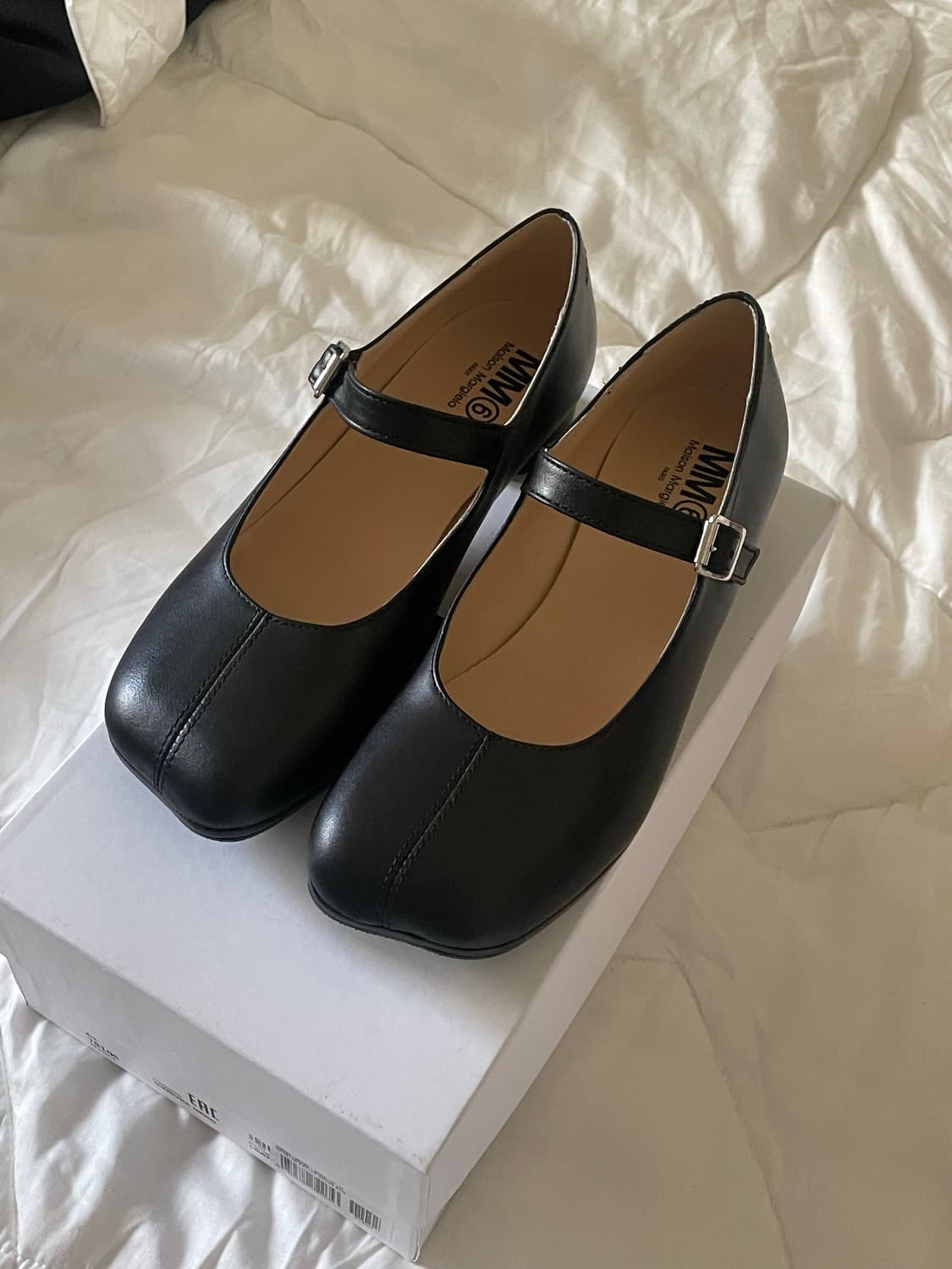 메종 마르지엘라 mm6 / 아나토믹 토 메리제인 블랙 상품이미지2