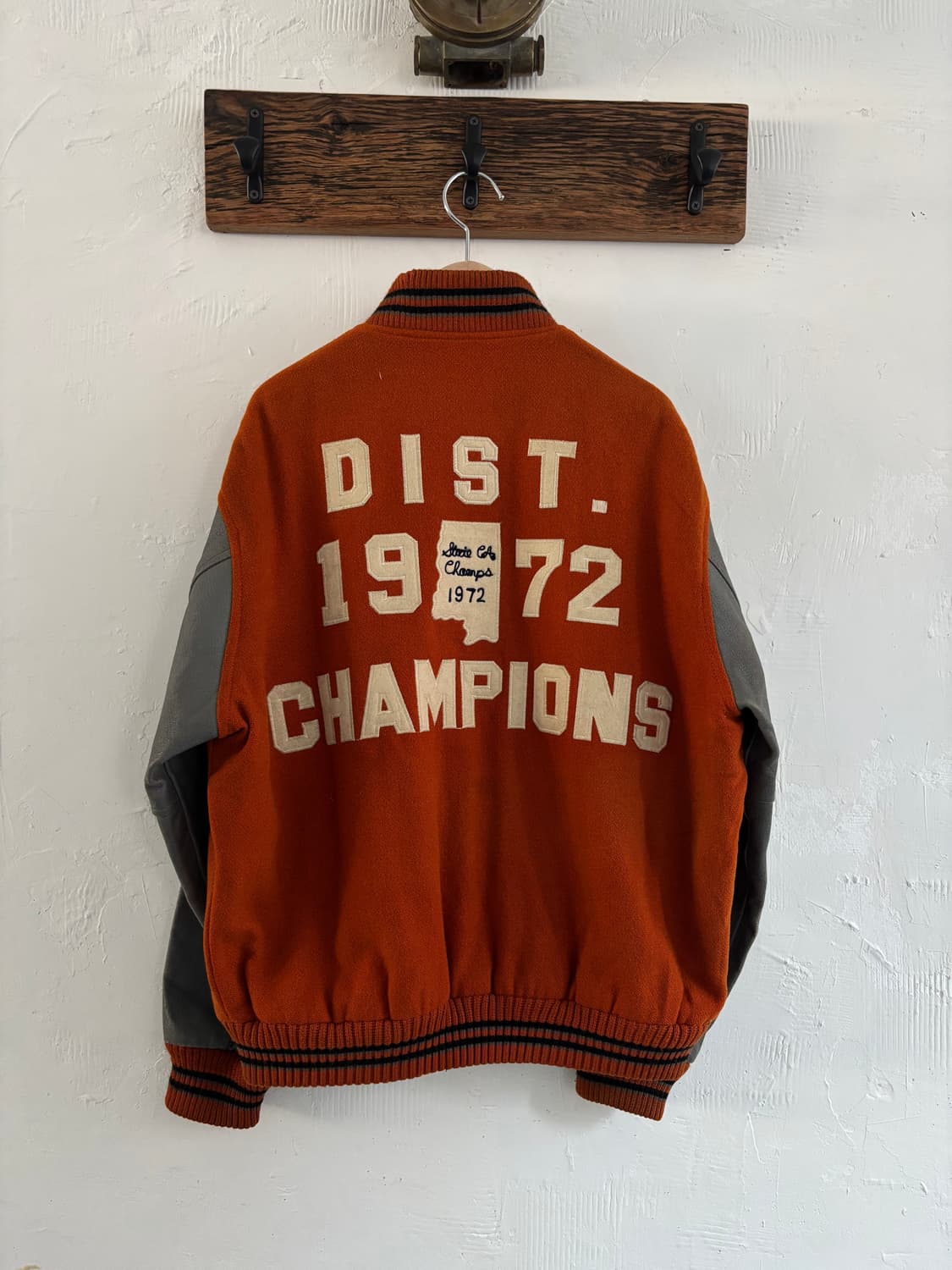 Vintage 오렌지/그레이 배색 레더슬리브 바시티 자켓 상품이미지5