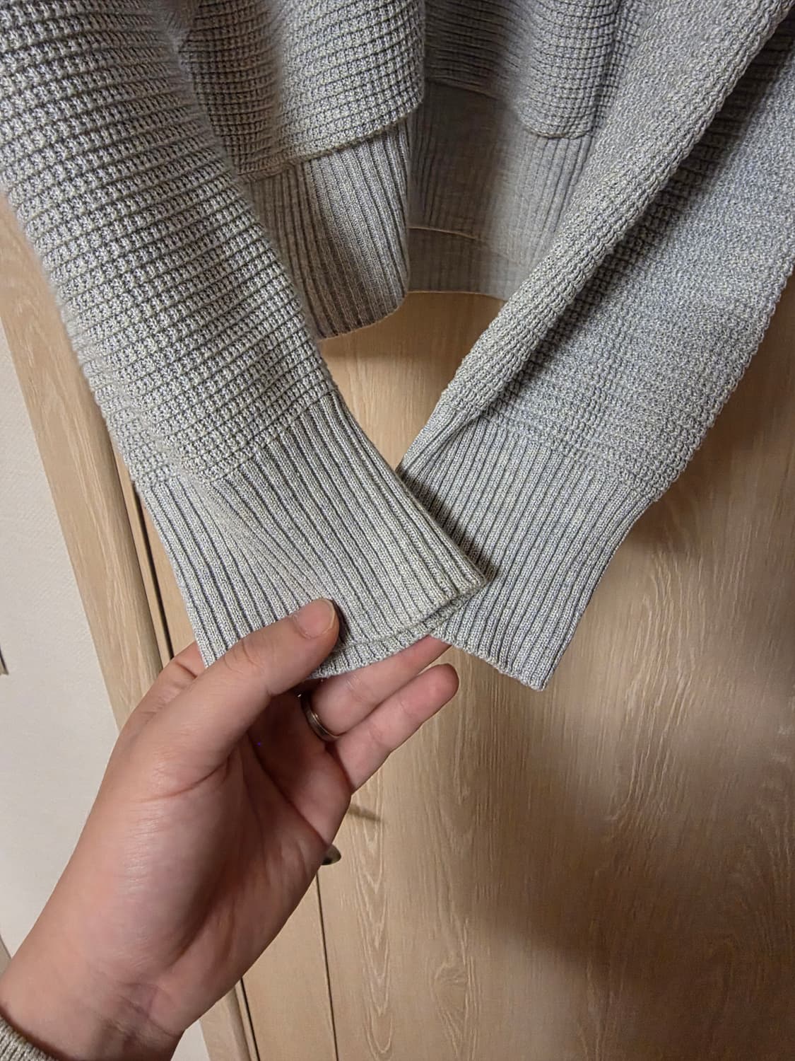 [25년신상] 톰브라운 울 린넨 와플 후드 집업 3사이즈 상품이미지7