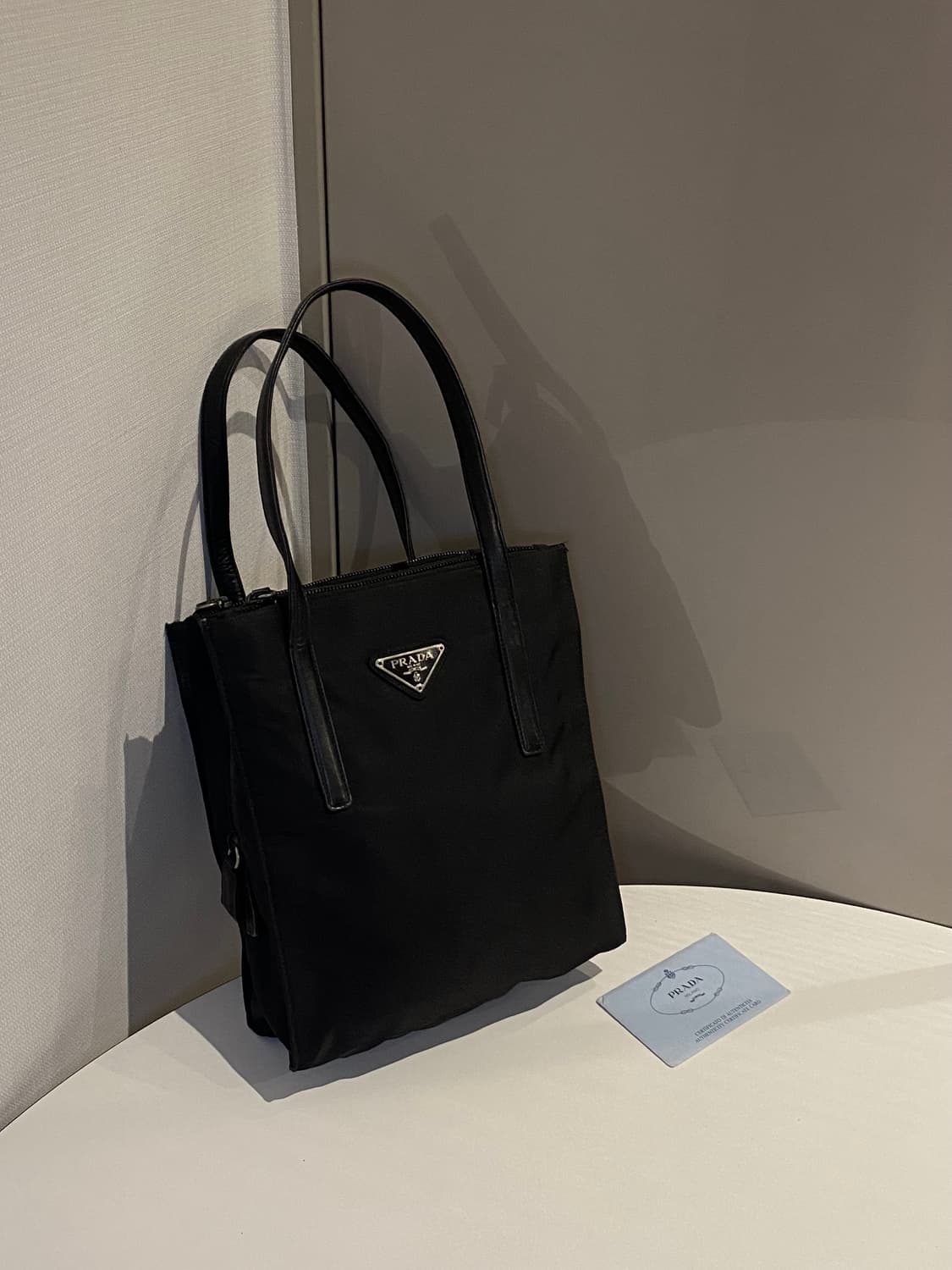 프라다 나일론 스퀘어 토트백 상품이미지4