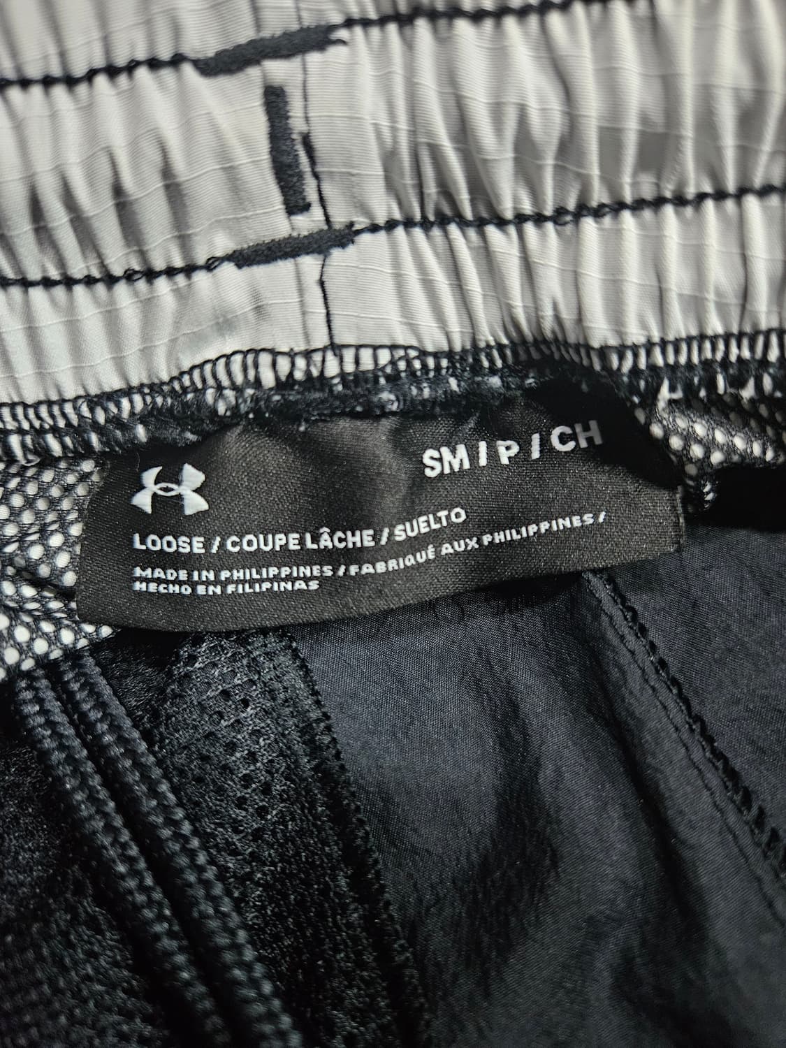 언더아머 블랙차콜 남성 허리 26~28 홑겹 바스락 조거팬츠  상품이미지3