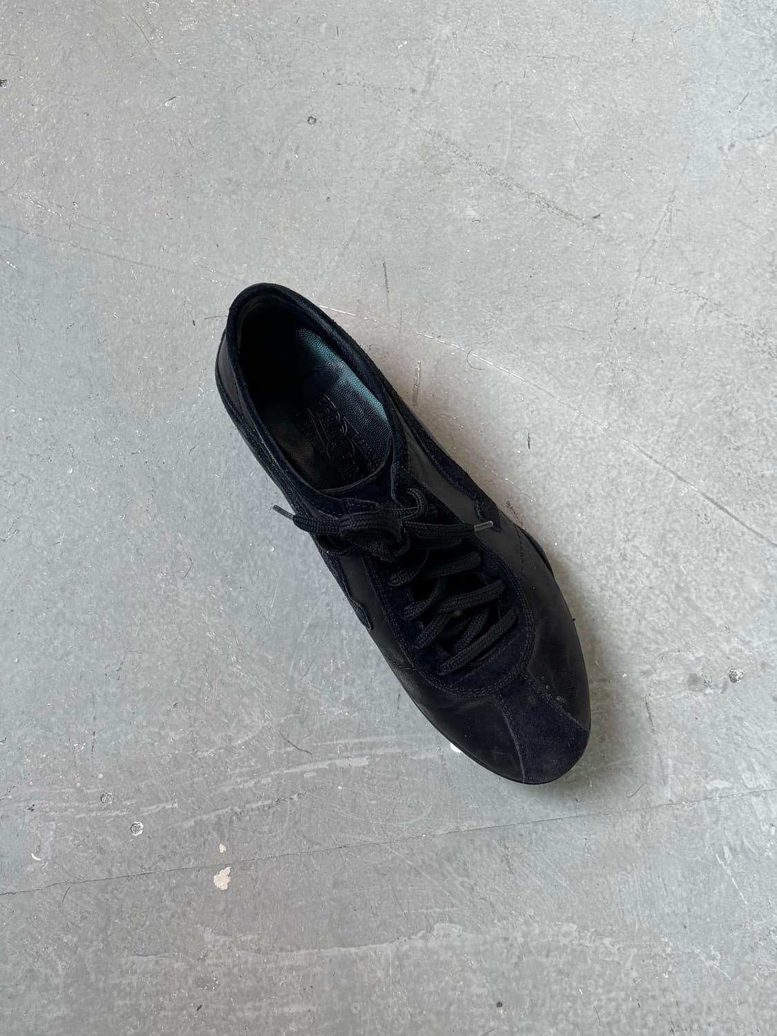 페레가모 플랫 스니커즈  상품이미지4