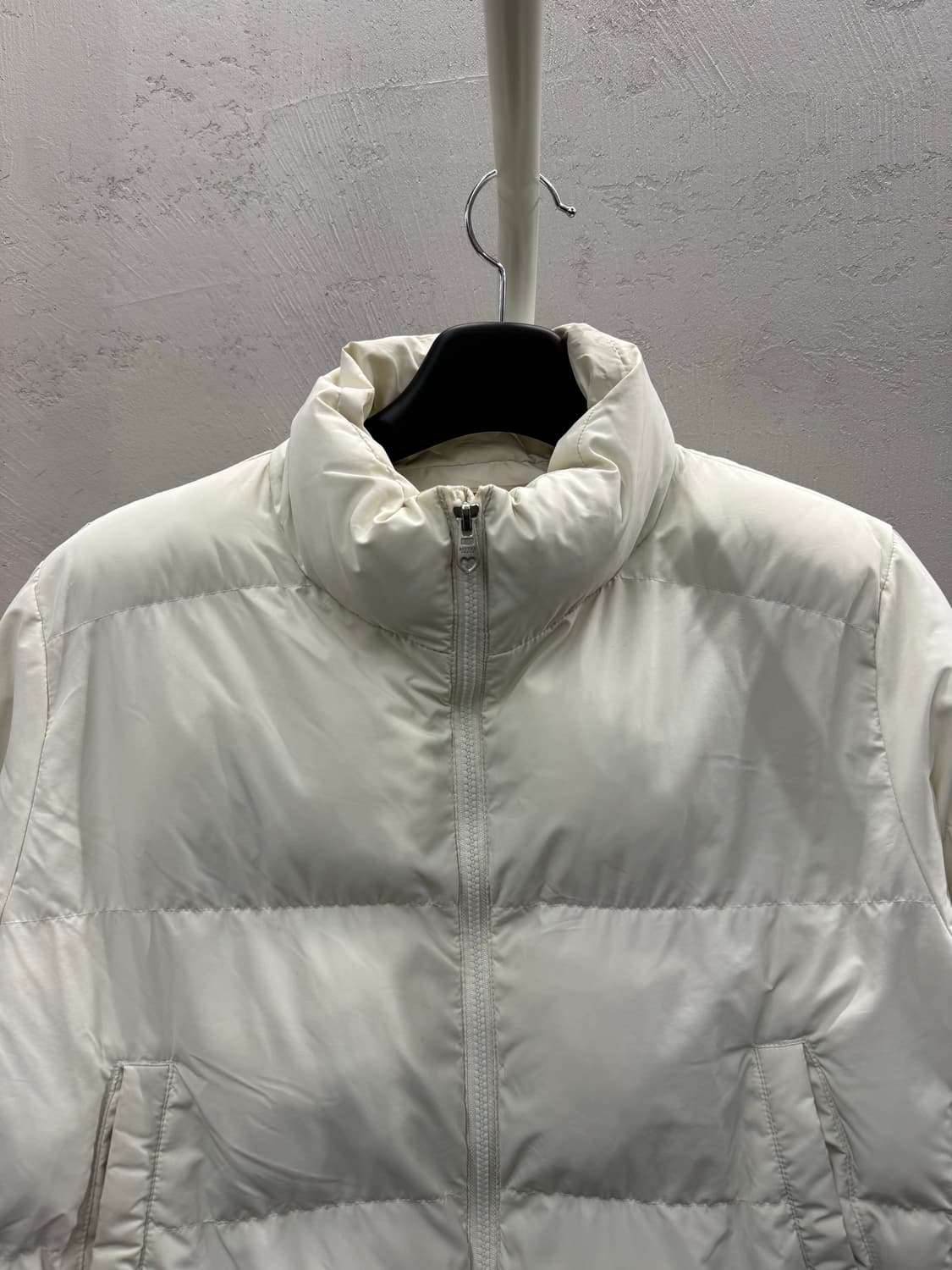 Bitter Cells 비터셀즈 숏 패딩 화이트 상품이미지3