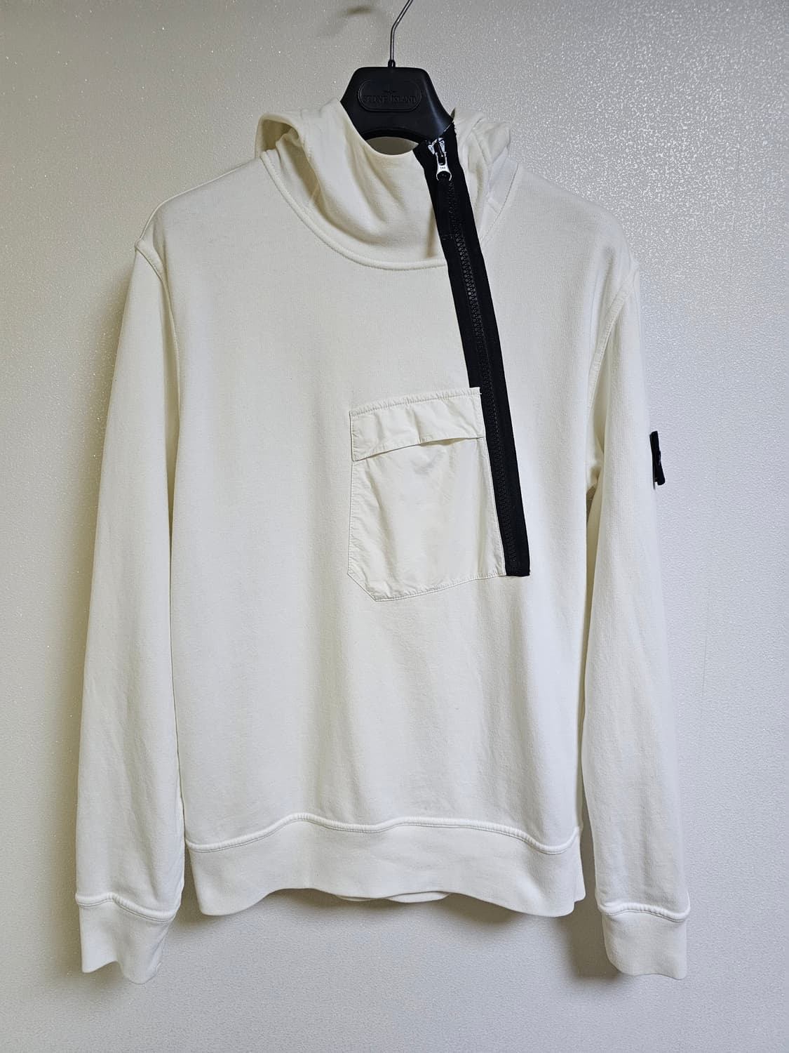 스톤아일랜드 사선 집업 후드티 상품이미지1