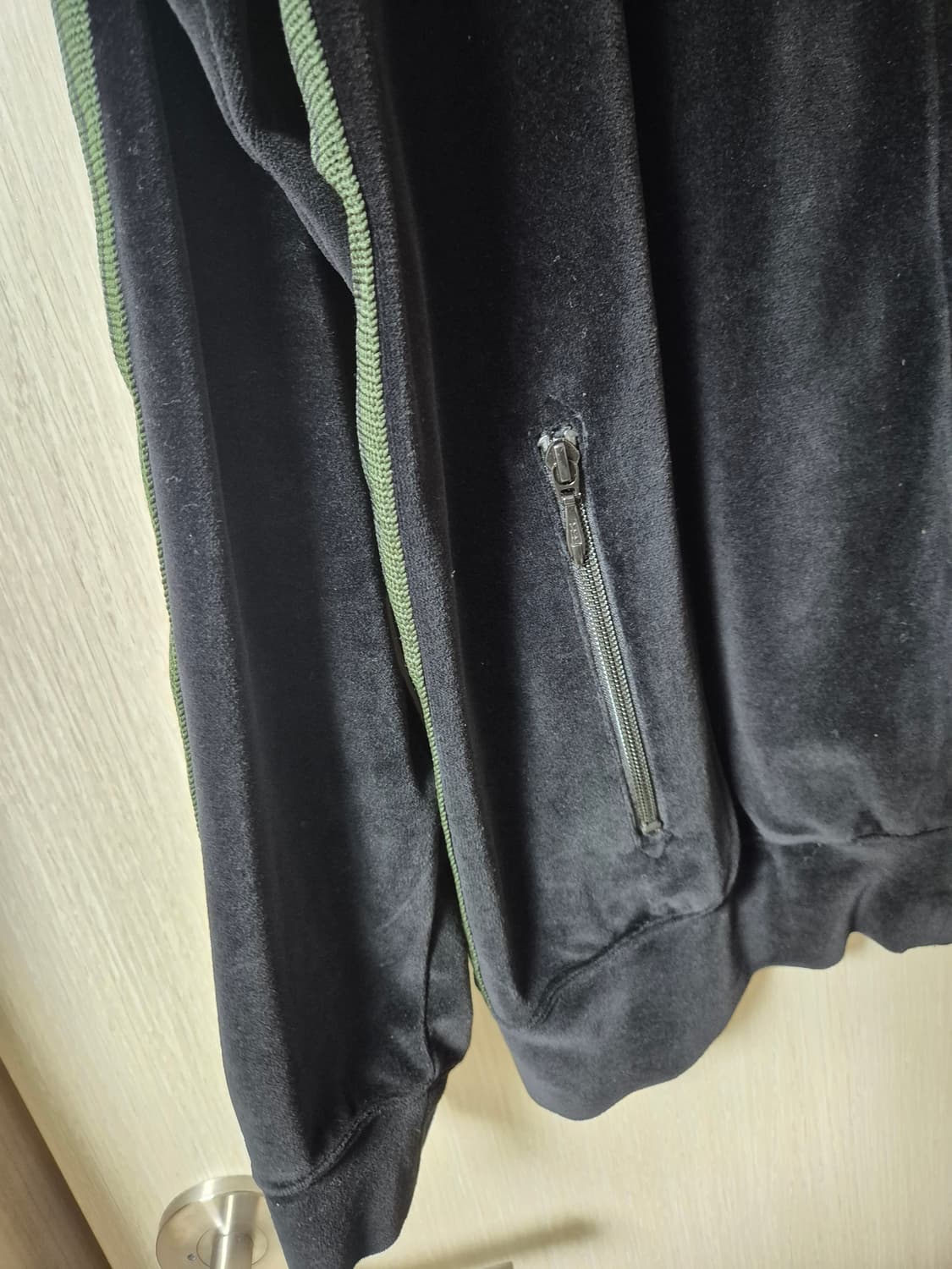 니들스 RC 트랙자켓 벨루어 블랙 XL 상품이미지6