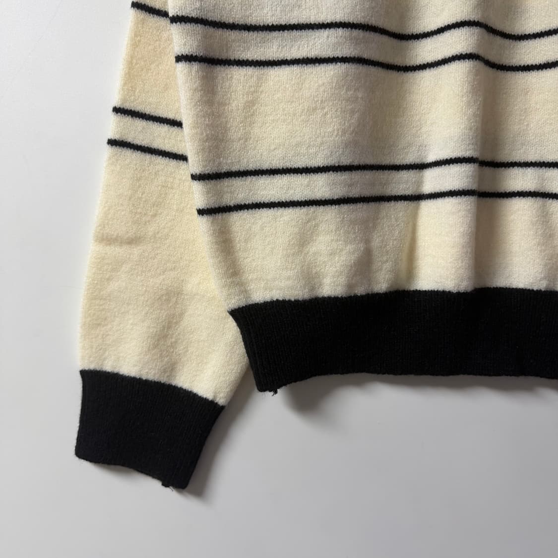 새상품 여자 단가라 니트 상품이미지2