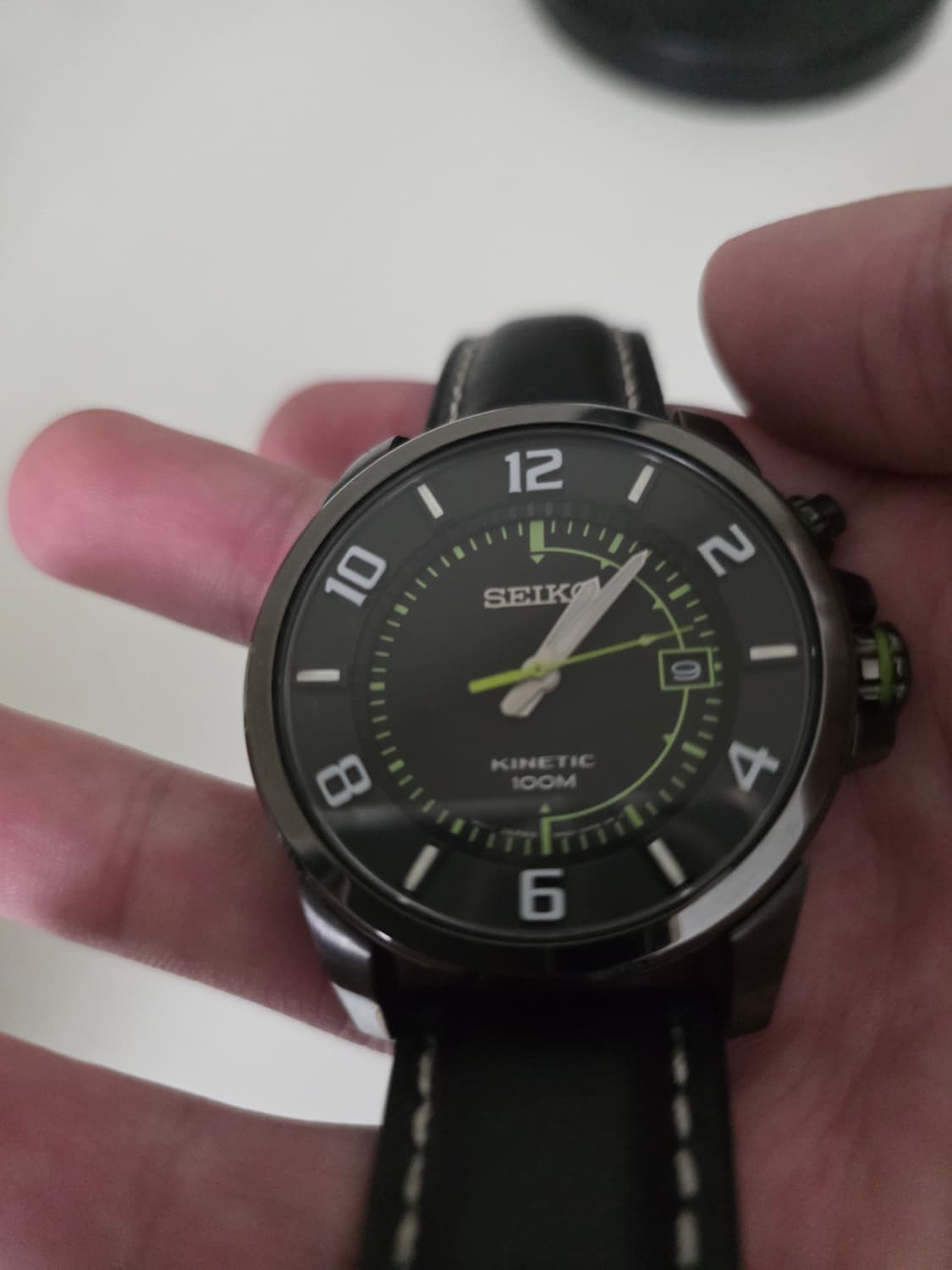 세이코 키네틱 가죽 시계 상품이미지1