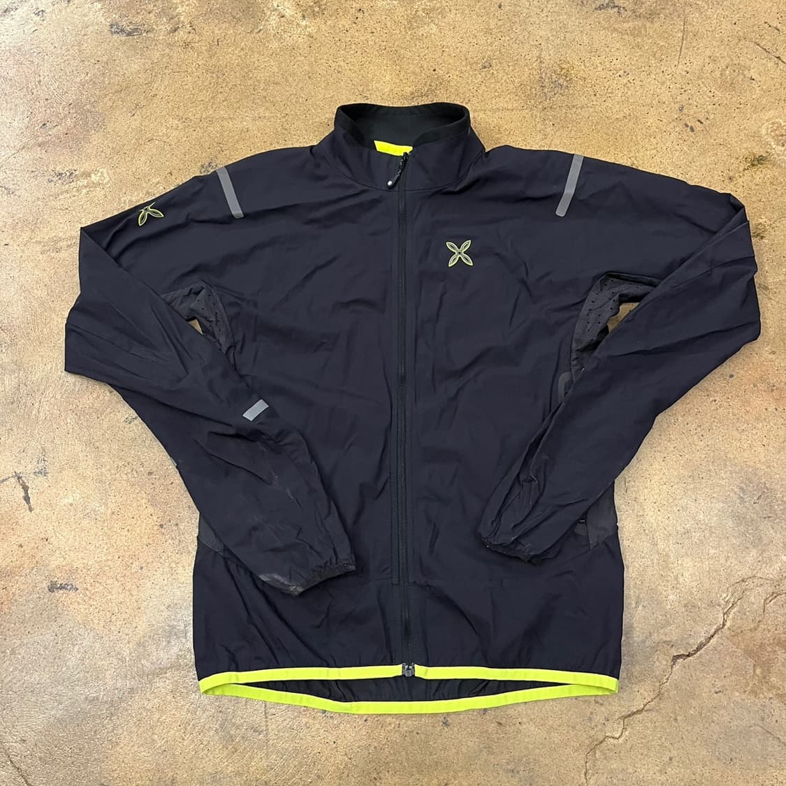 [정품/S] 몬츄라 블랙 바람막이 자켓 b17 상품이미지2