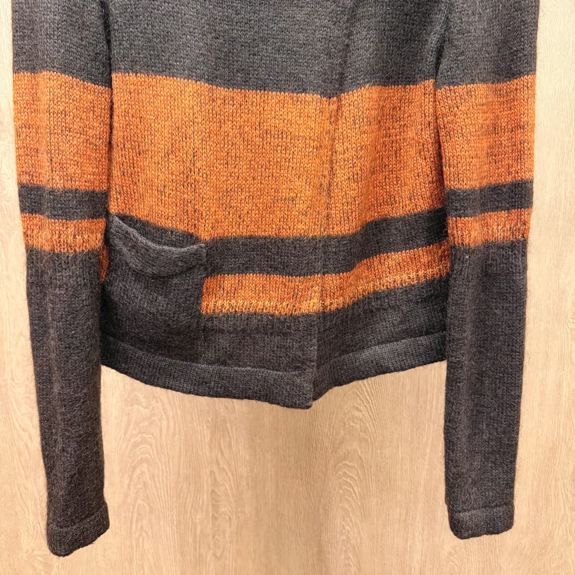 시스템 니트 가디건 스트라이프 숄카라 버튼 디테일 오렌지 브라운 배색 상품이미지5