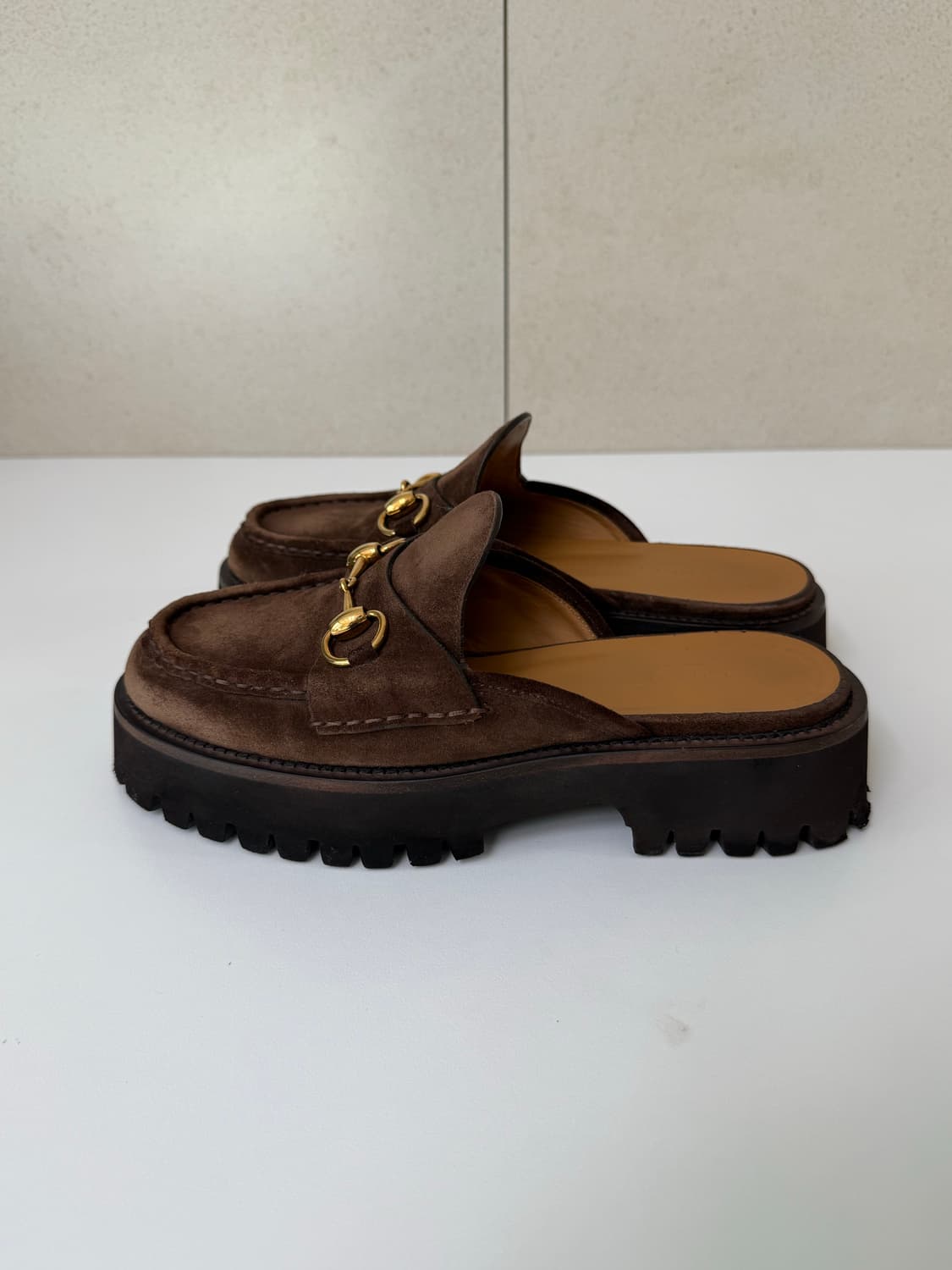 정품 구찌 브라운 스웨이드 뮬 상품이미지6