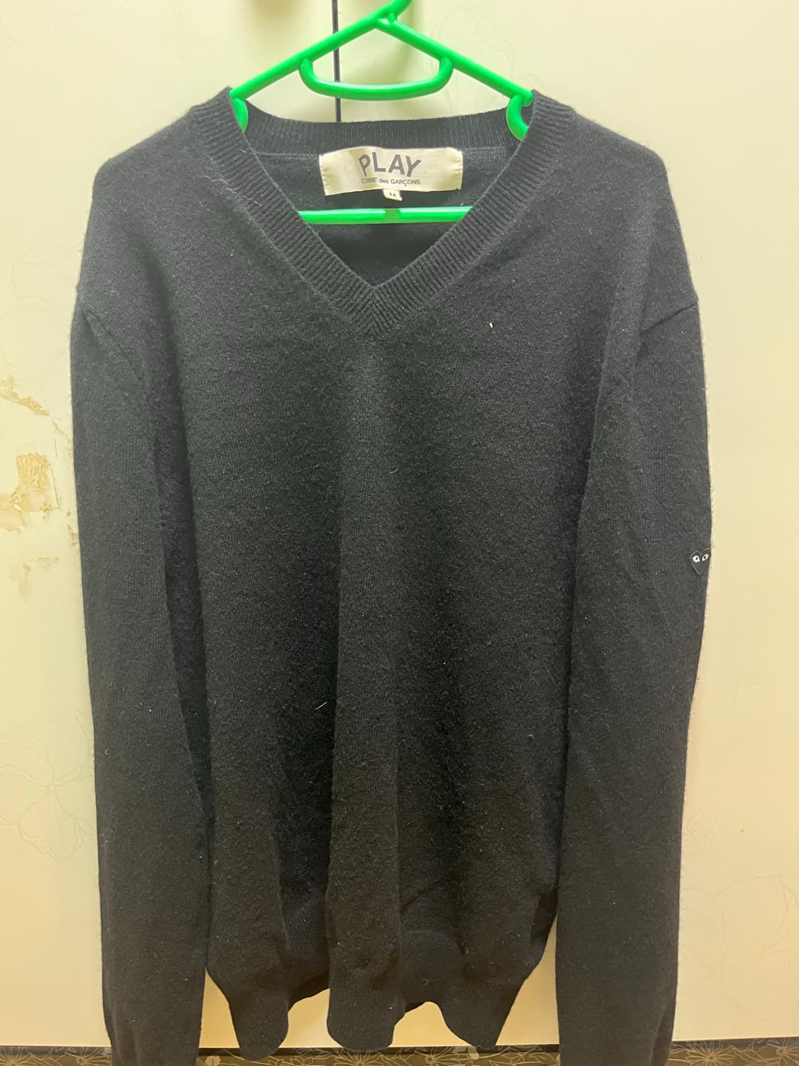꼼데가르송 브이넥 니트 상품이미지1