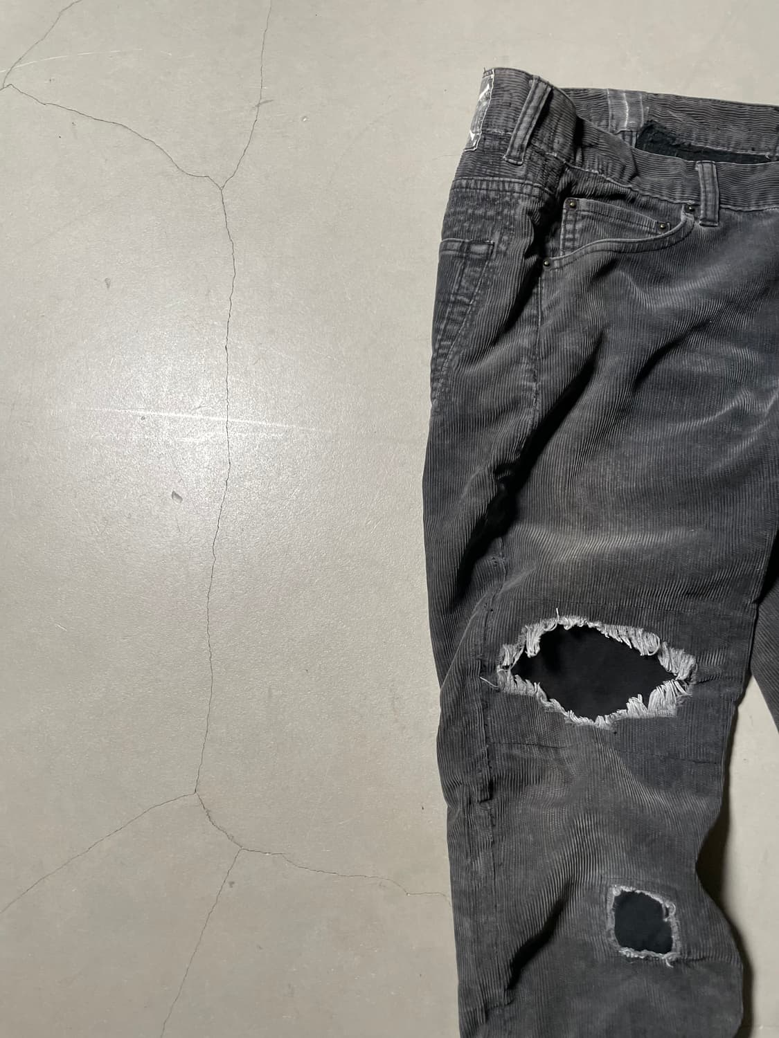 PLEIN (Japan) Distressed Corduroy Pants 상품이미지3