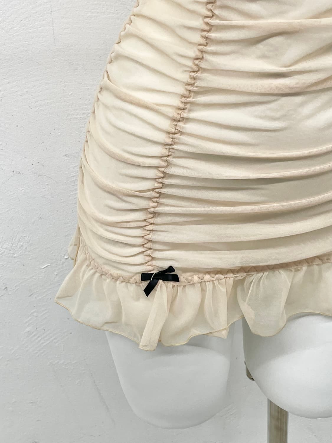 갸루 시어 셔링 프릴 슬립 상품이미지3