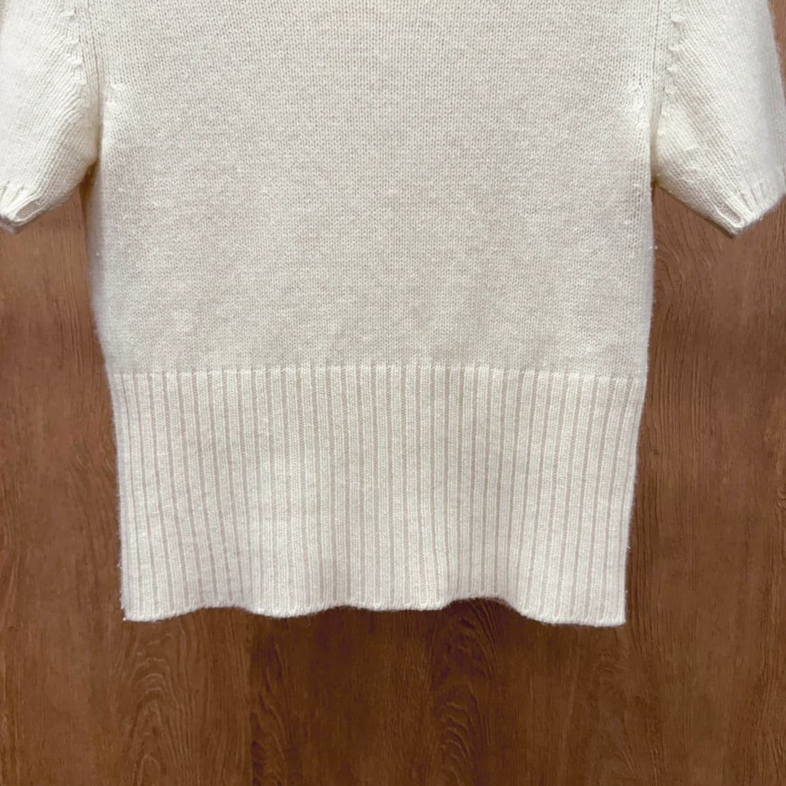 막스마라 반팔 니트 허리 시보리 디테일 크롭 라운드넥 아이보리 상품이미지5