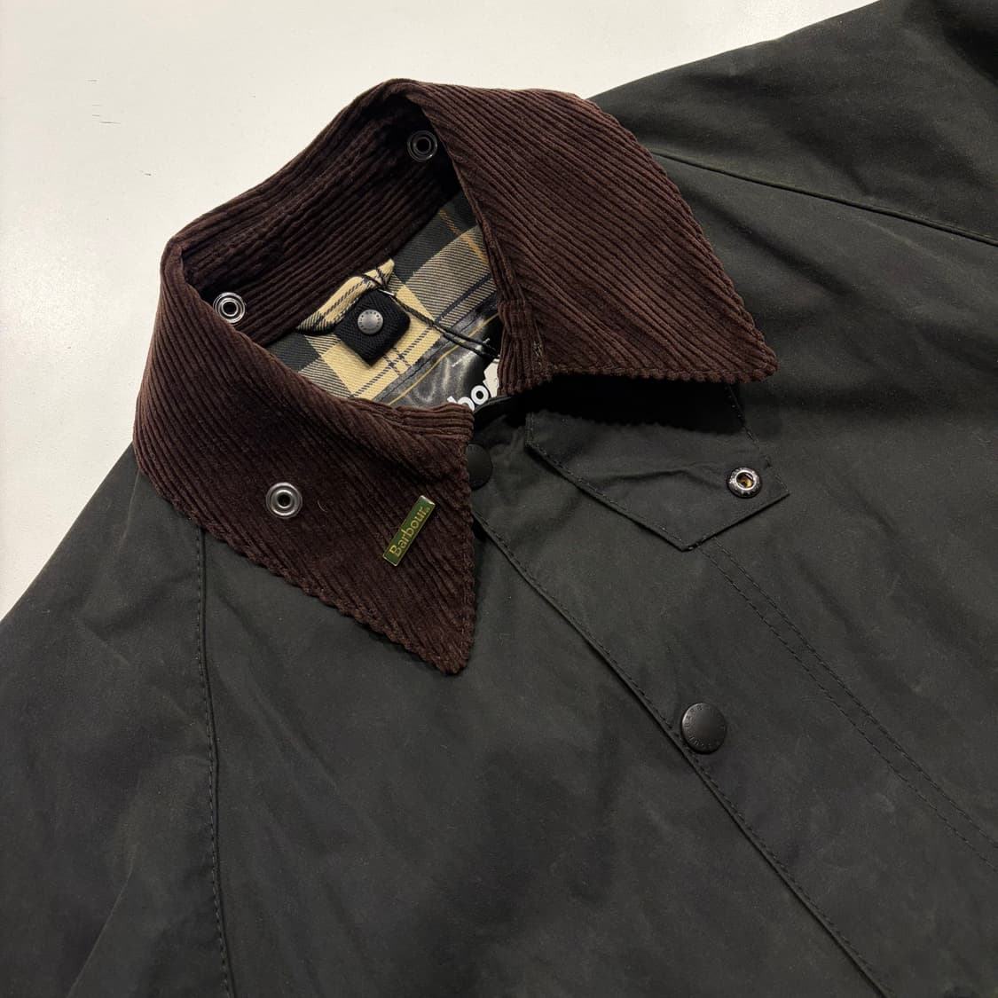 [38/97] 21ss 바버 비데일 왁스 자켓 올리브 그린 C522 상품이미지3