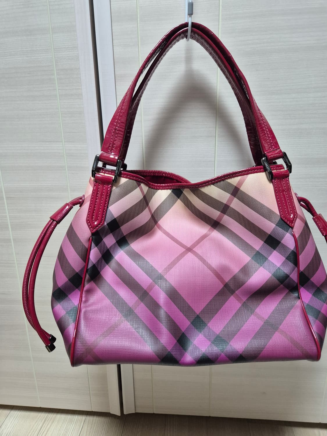 (정품) 버버리 바이올렛 PVC 노바 체크  토트백 숄더백 상품이미지2