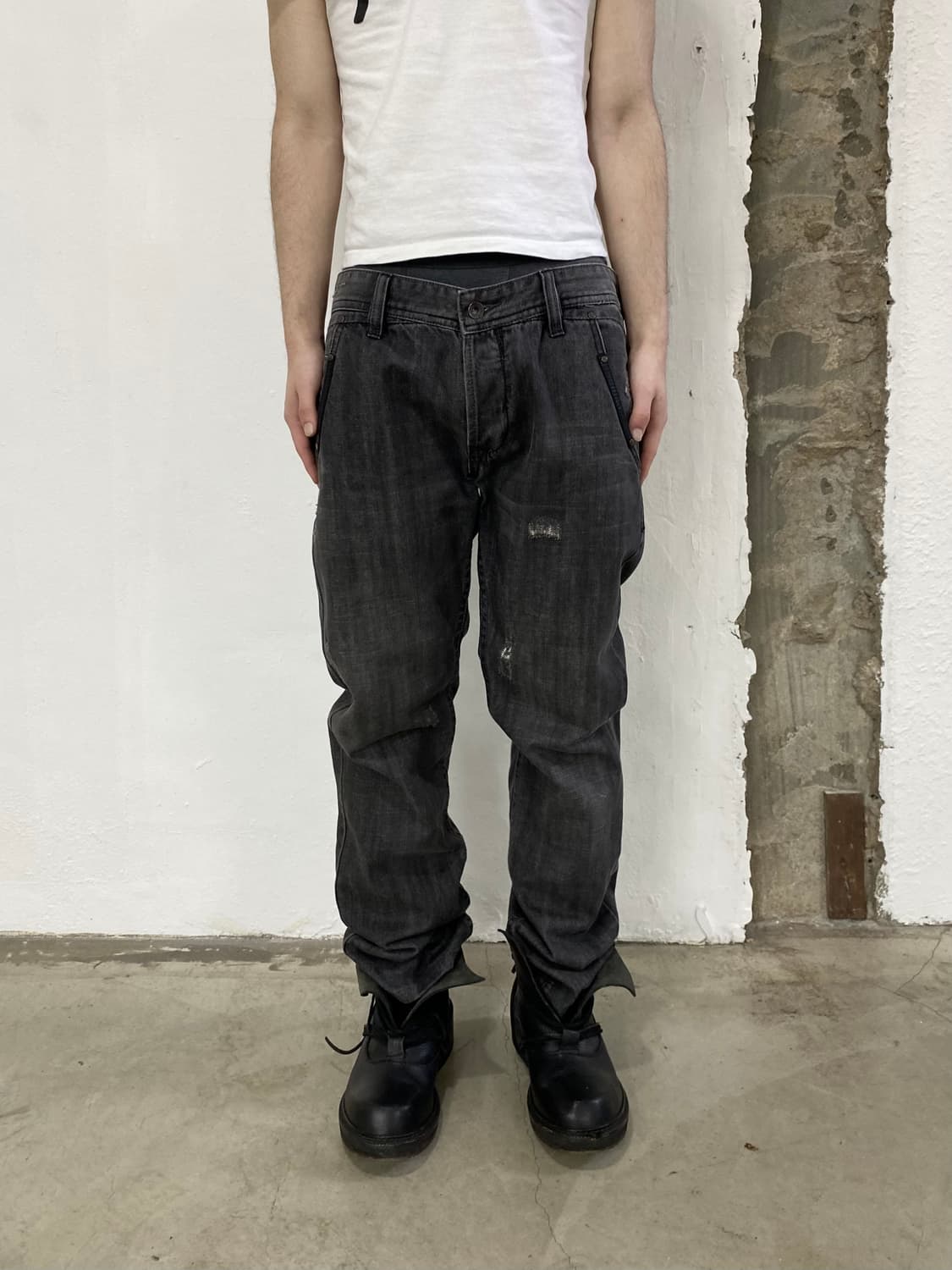 디젤 아일렛 스트레이트 팬츠 상품이미지2