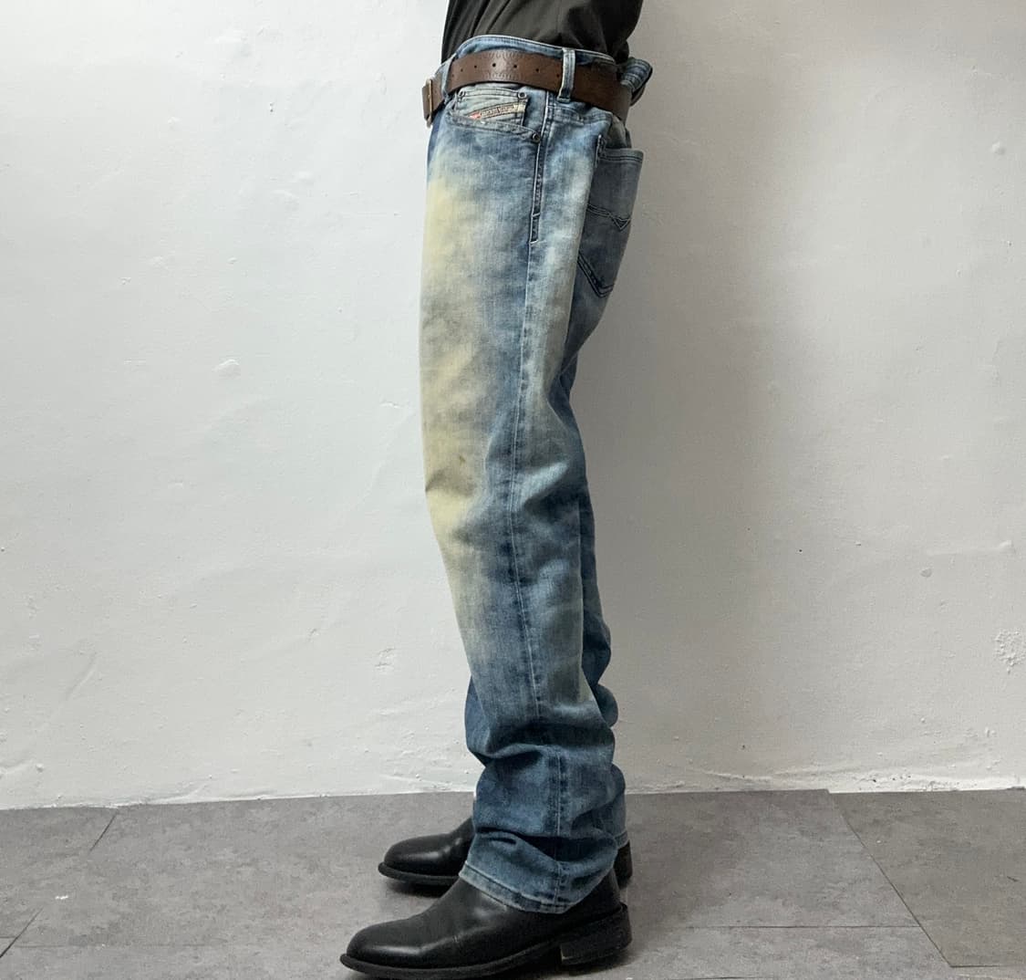 DIESEL Blue Distressed Wash Straight-Leg 상품이미지2