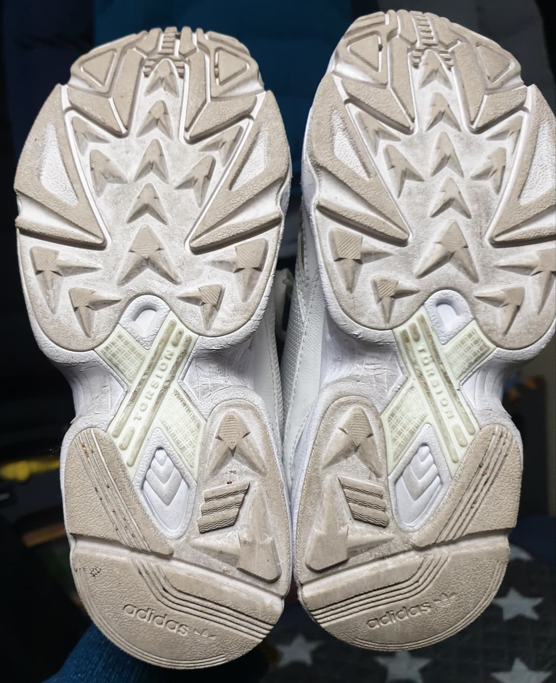 아디다스 팔콘 화이트 골드 어글리 스니커즈 (220) EE8838 상품이미지5