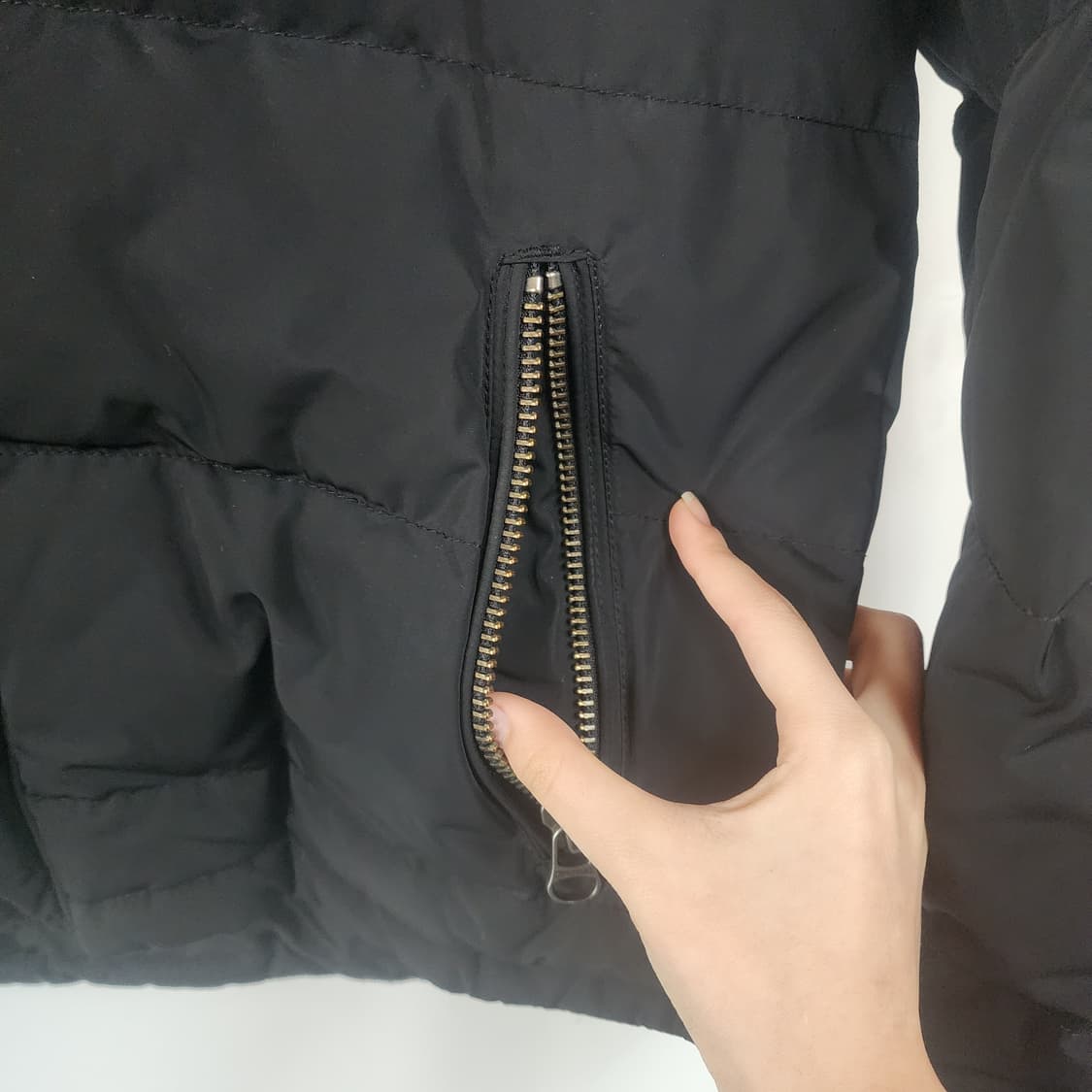 쟈딕앤볼테르 블랙 퍼 후드 패딩 점퍼 상품이미지3