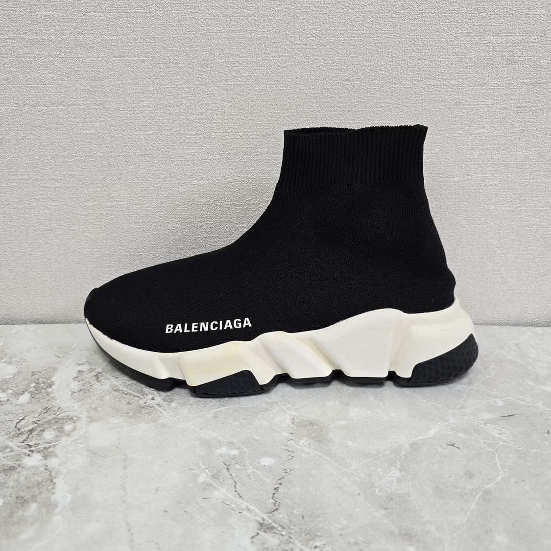 발렌시아가 스피드러너 스니커즈 신발 35사이즈 225 230 판매 상품이미지1