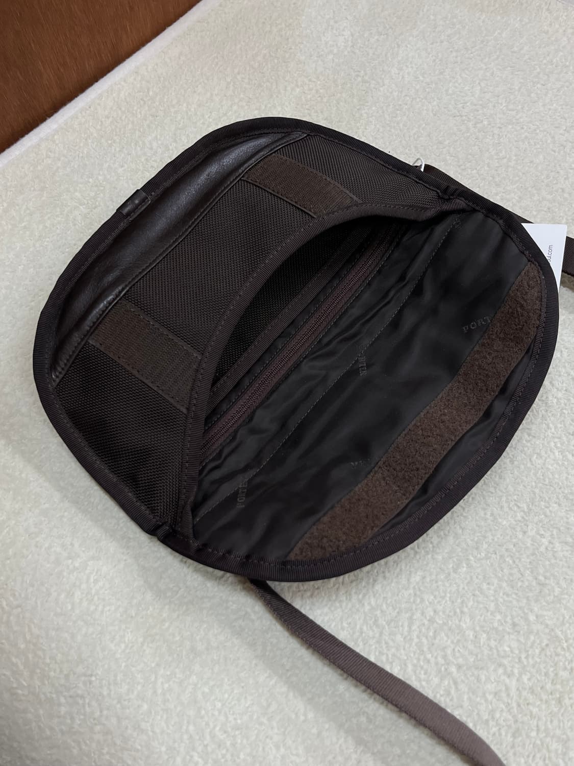 포터 가죽 크로스백 다크브라운 상품이미지6