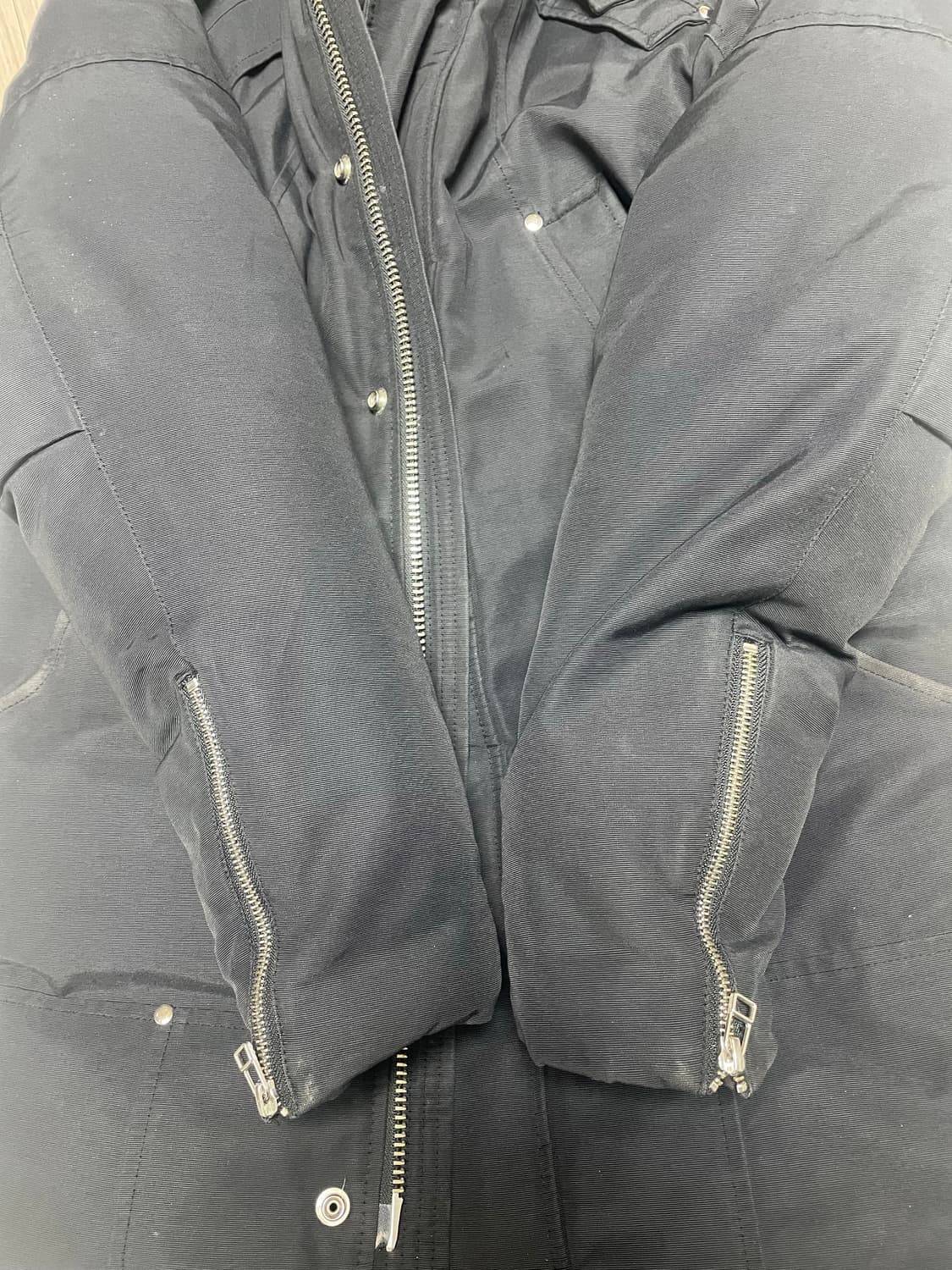 정품 무스너클 스틸링 화이트퍼 남성 패딩 블랙 M/M 상품이미지7