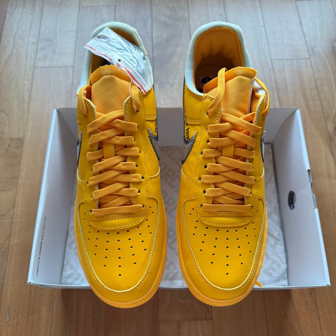 270 나이키 오프화이트 포스 유니버시티 골드 상품이미지2