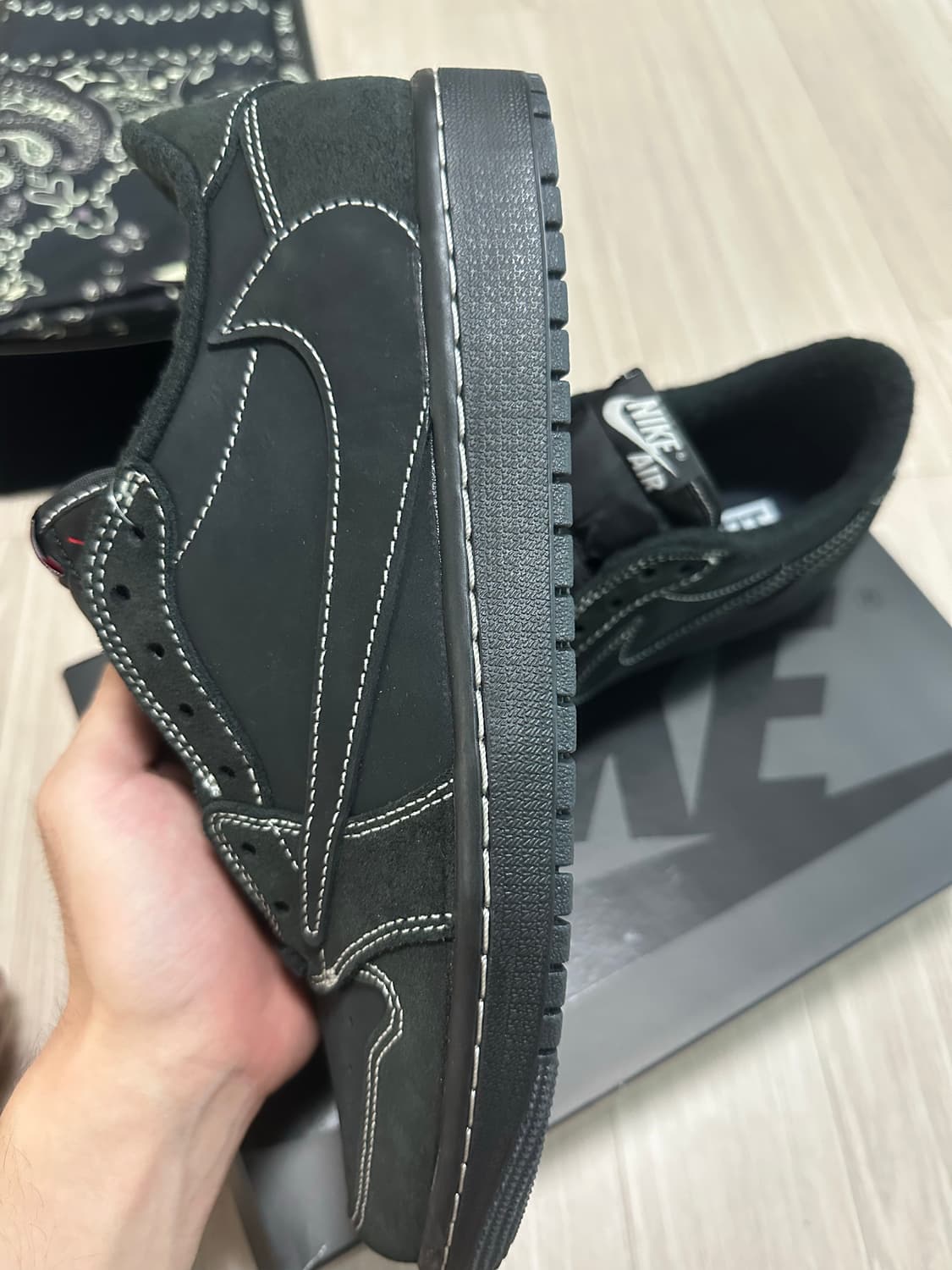 [275] 조던1 X 트래비스 스캇 레트로 로우 OG SP 블랙 팬텀 상품이미지4