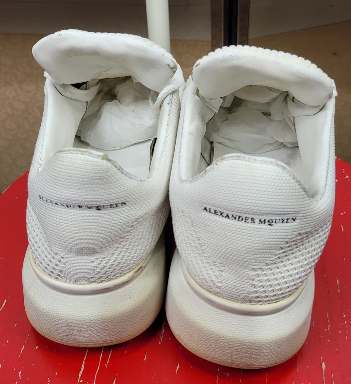 알렉산더 맥퀸의 시그니처 오버솔 스니커즈 상품이미지3