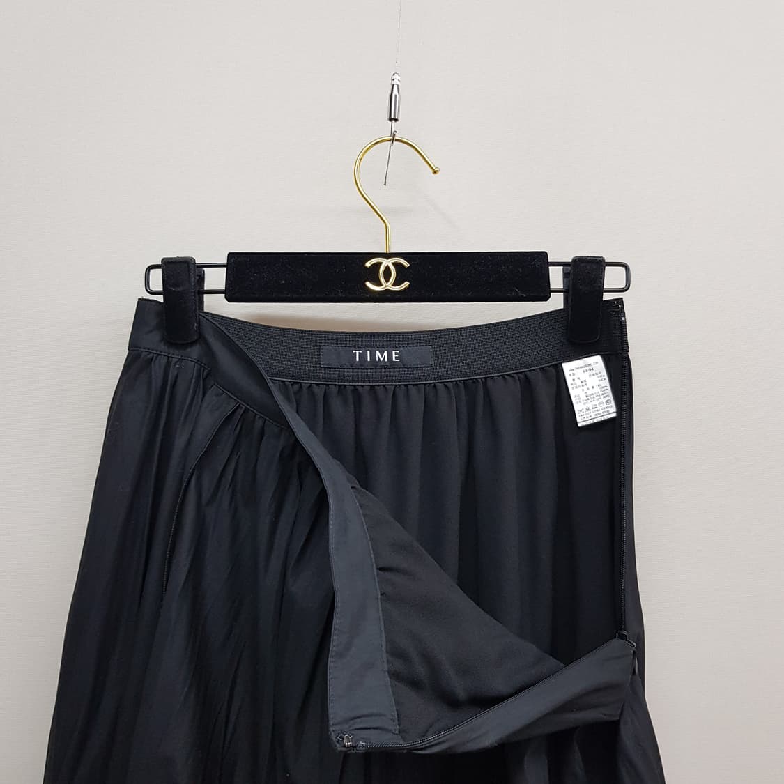 한섬 타임 2022 플리츠 밴딩 롱 스커트 64-94사이즈 상품이미지2