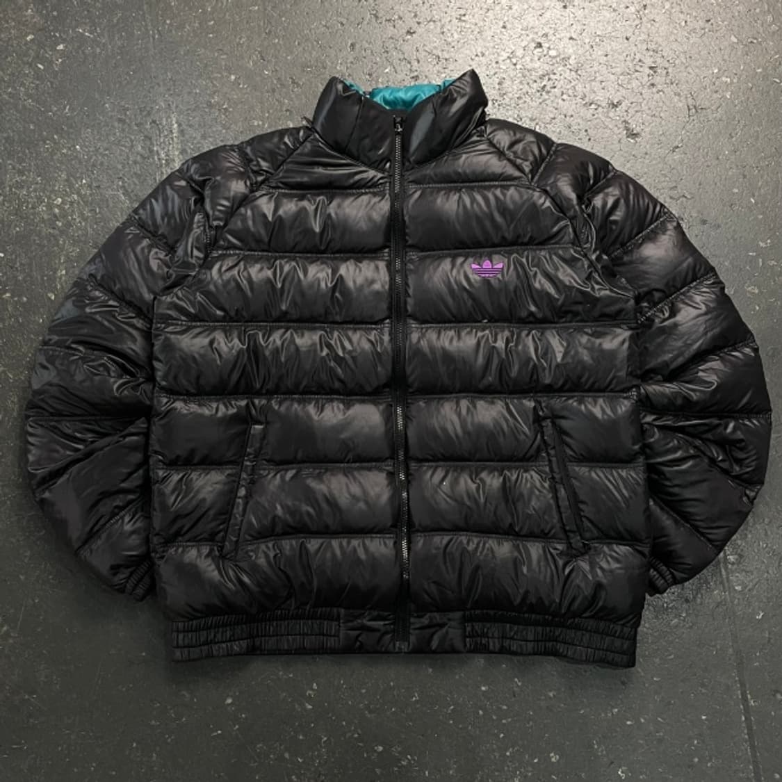 105 아디다스 유광 경량패딩 상품이미지1