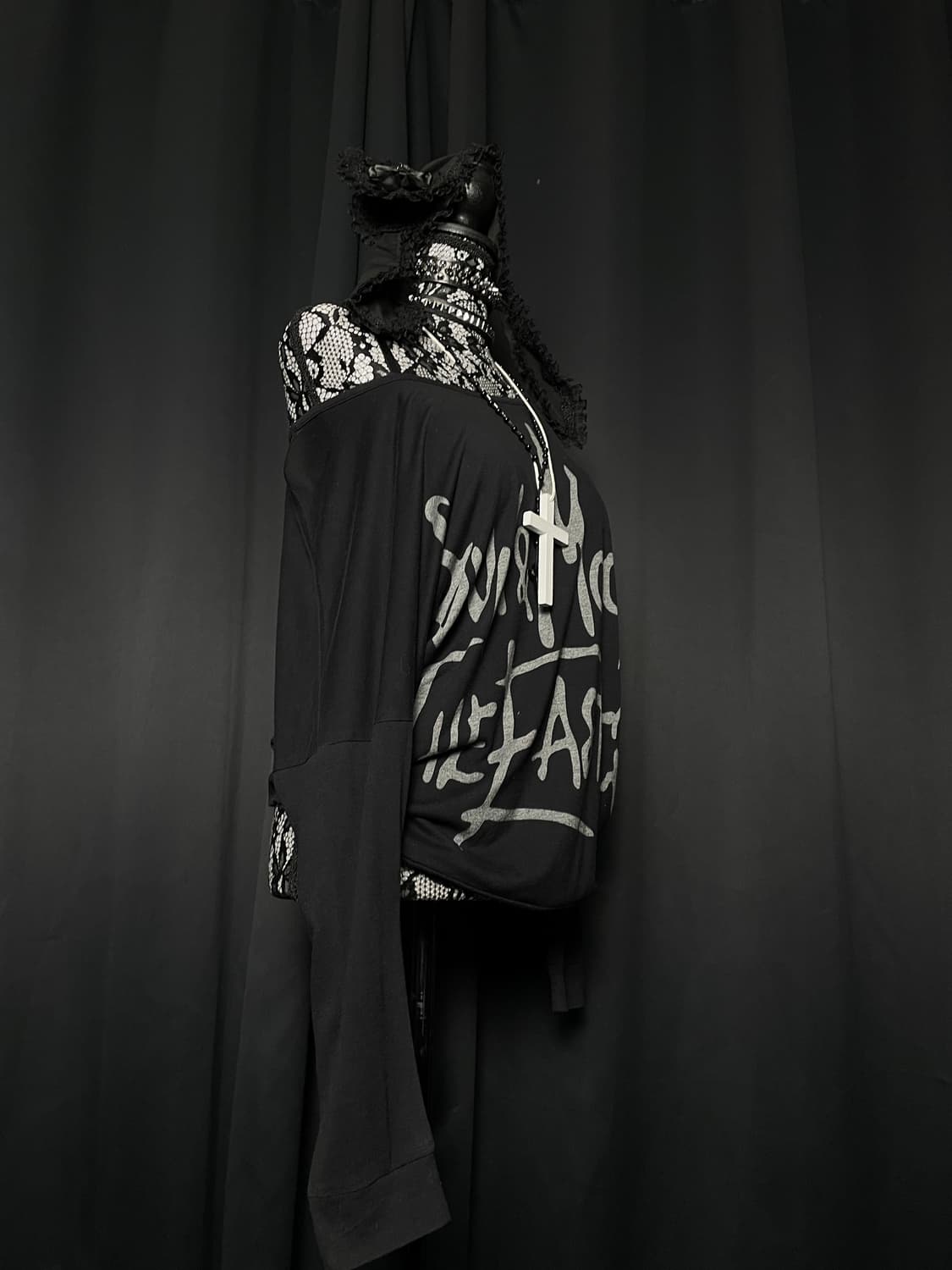 JPN 펑크 레터링 오프숄더 롱슬리브 상품이미지5