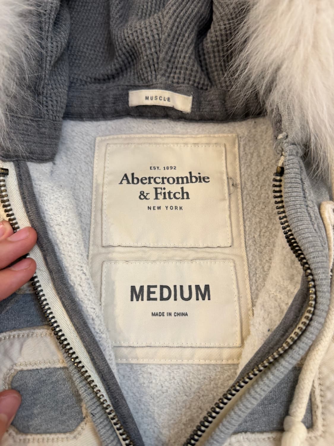 아베크롬비 Y2K 울프죠 폭스 퍼 후드집업 그레이 상품이미지3