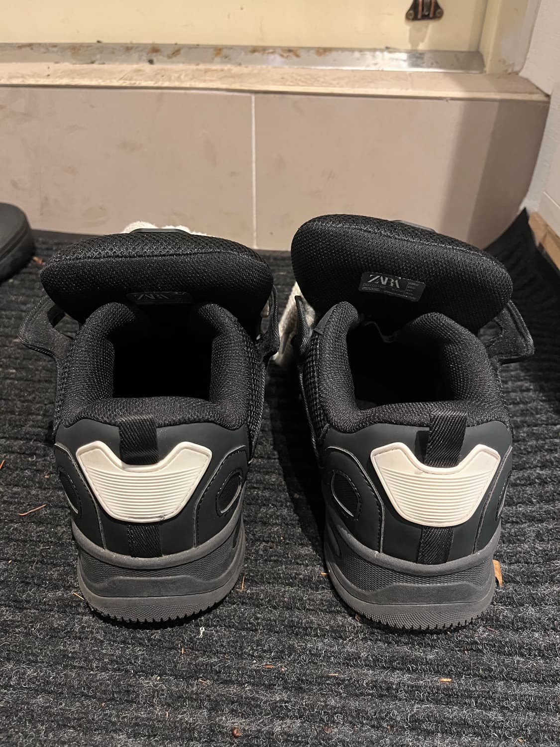 자라 스케이트 스니커즈 275 상품이미지2