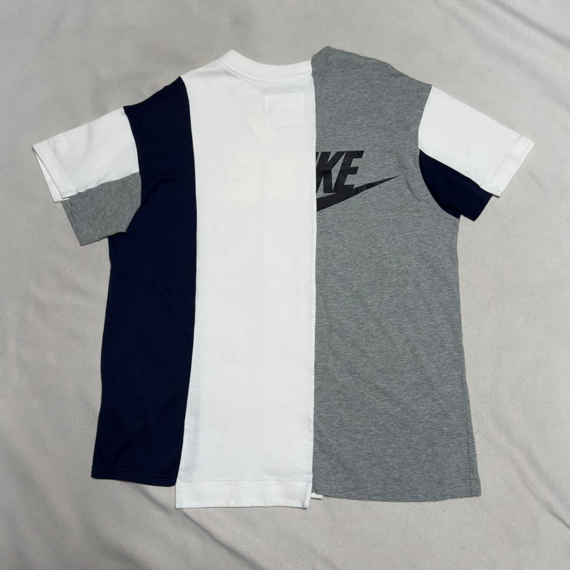 L 사카이 x 나이키 콜라보 하이브리드 반팔 티셔츠 상품이미지3