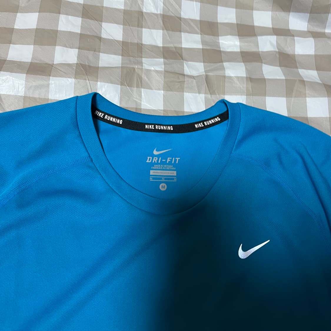 나이키 드라이핏 런닝 기능성 반팔 M 러닝 기능 운동복 트레이닝복 상품이미지2