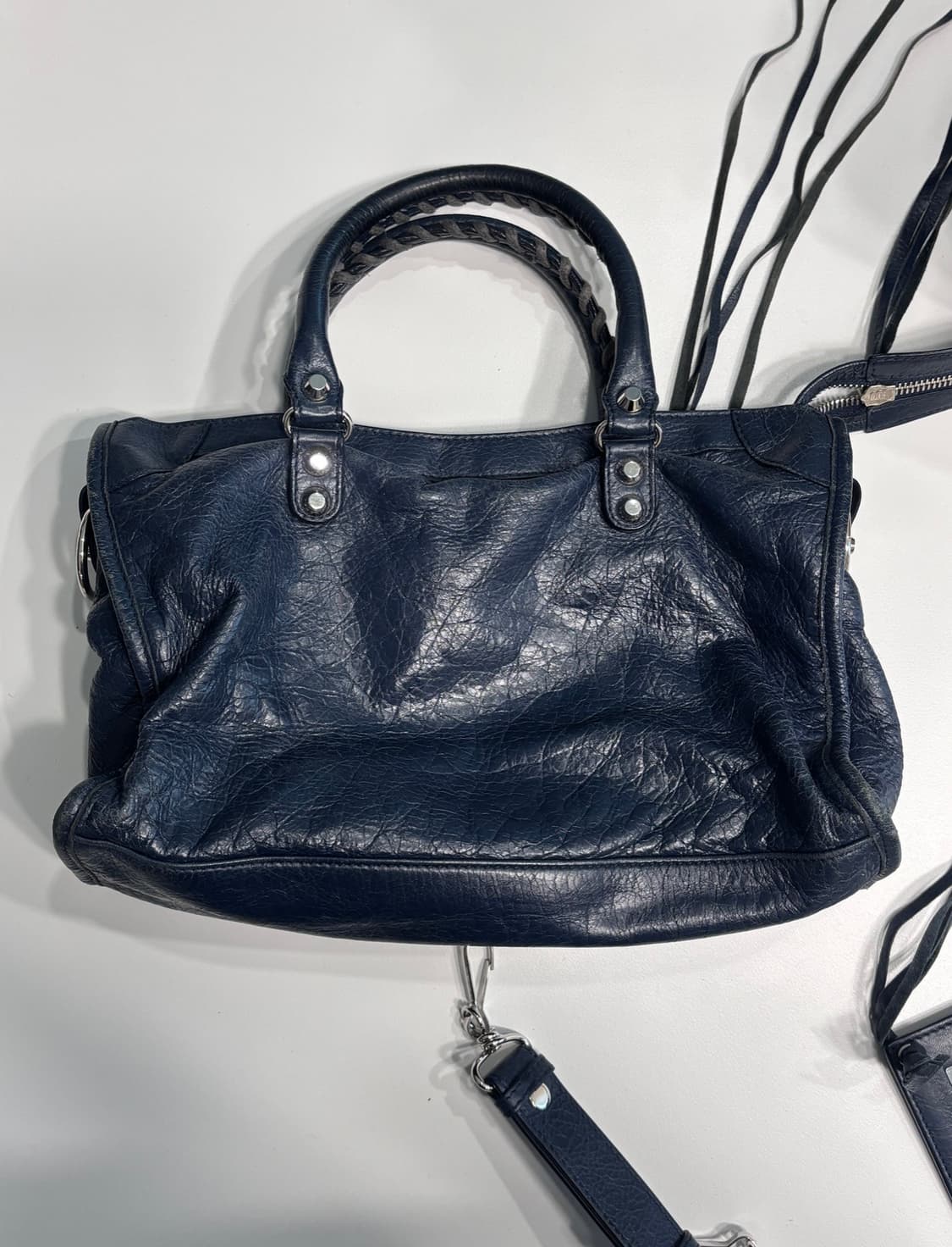 발렌시아가 모터백 스몰 네이비 상품이미지3