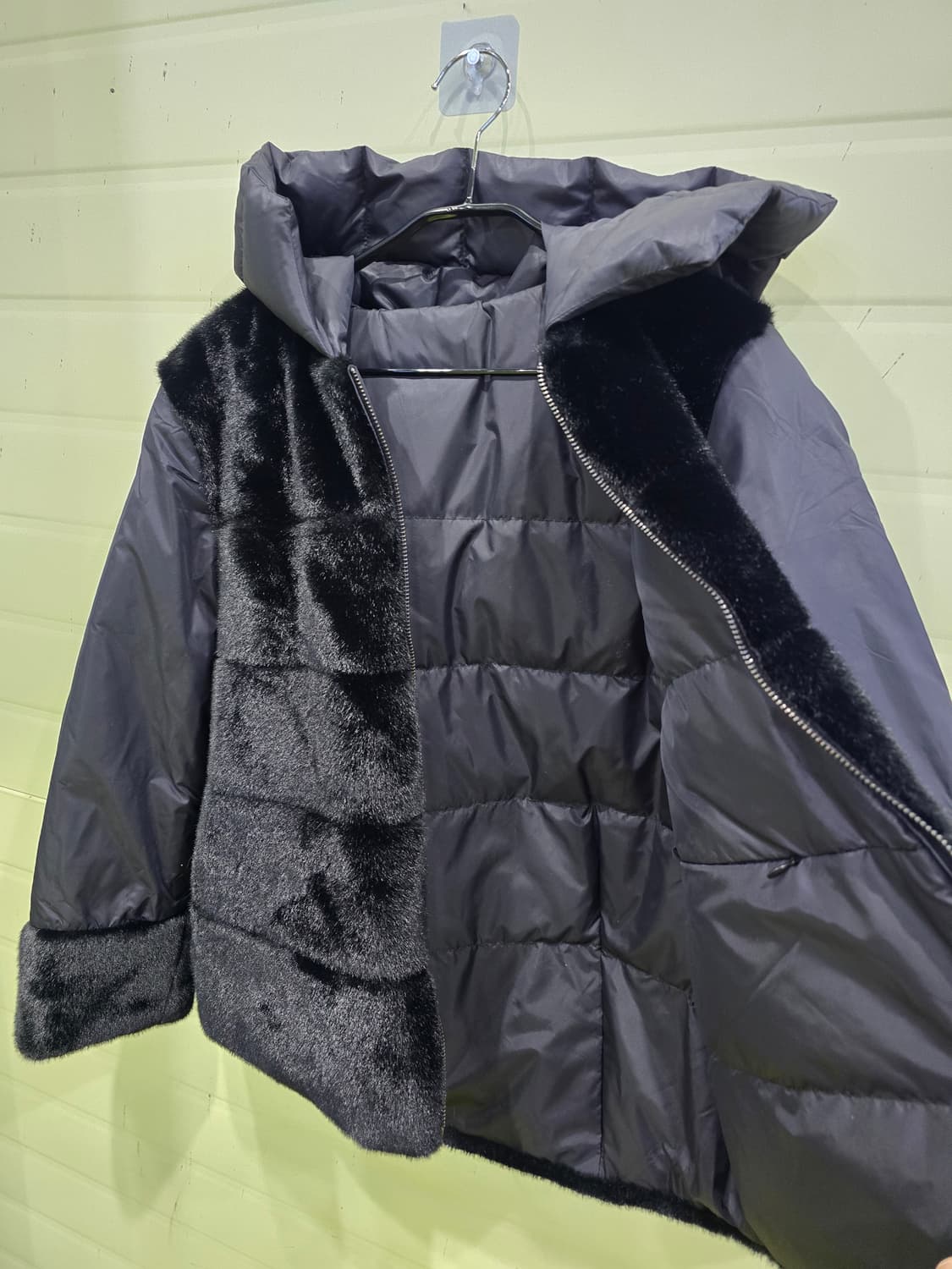 블랙 퍼 후드 패딩 점퍼 상품이미지5