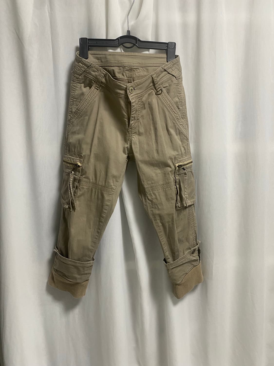 Pocket-detailed capri pants 상품이미지1