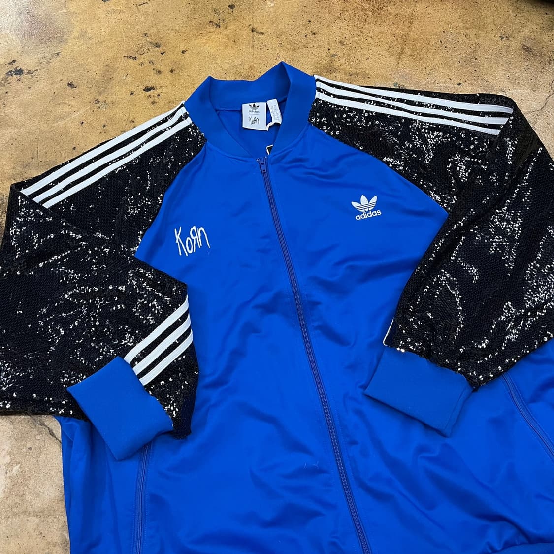 [정품/2XL]  Korn x 아디다스 블랙 스팽글 트레이닝 셋업 b15 상품이미지1