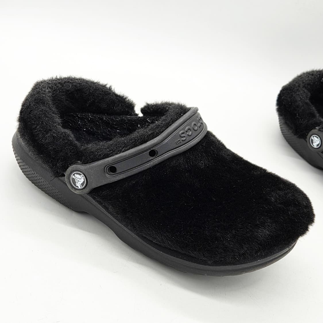 크록스 클래식 퍼 슈어 클로그 블랙 (M5 W7) 상품이미지5