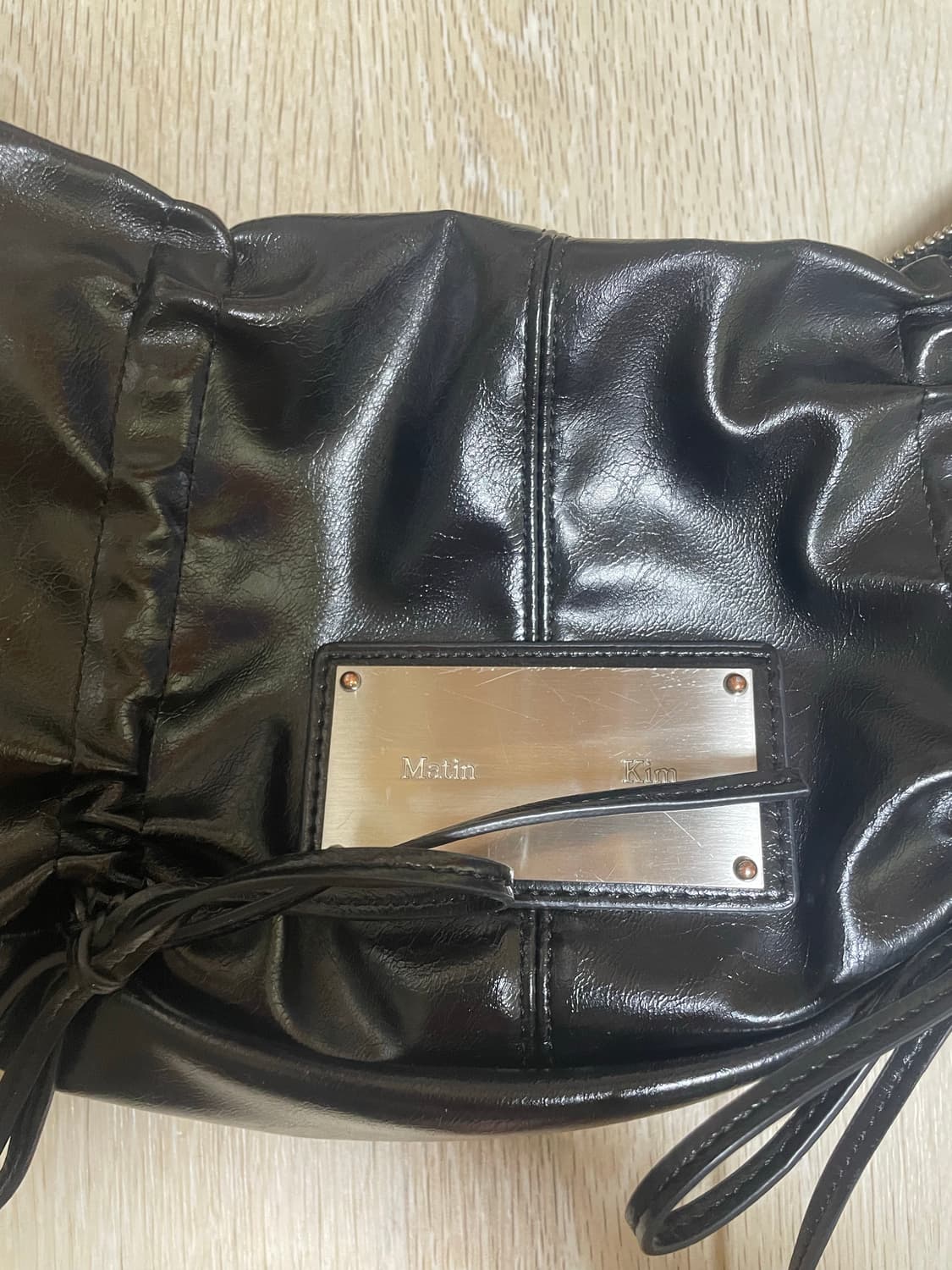 마뗑킴 하프셔링리본 라운드 백 상품이미지4